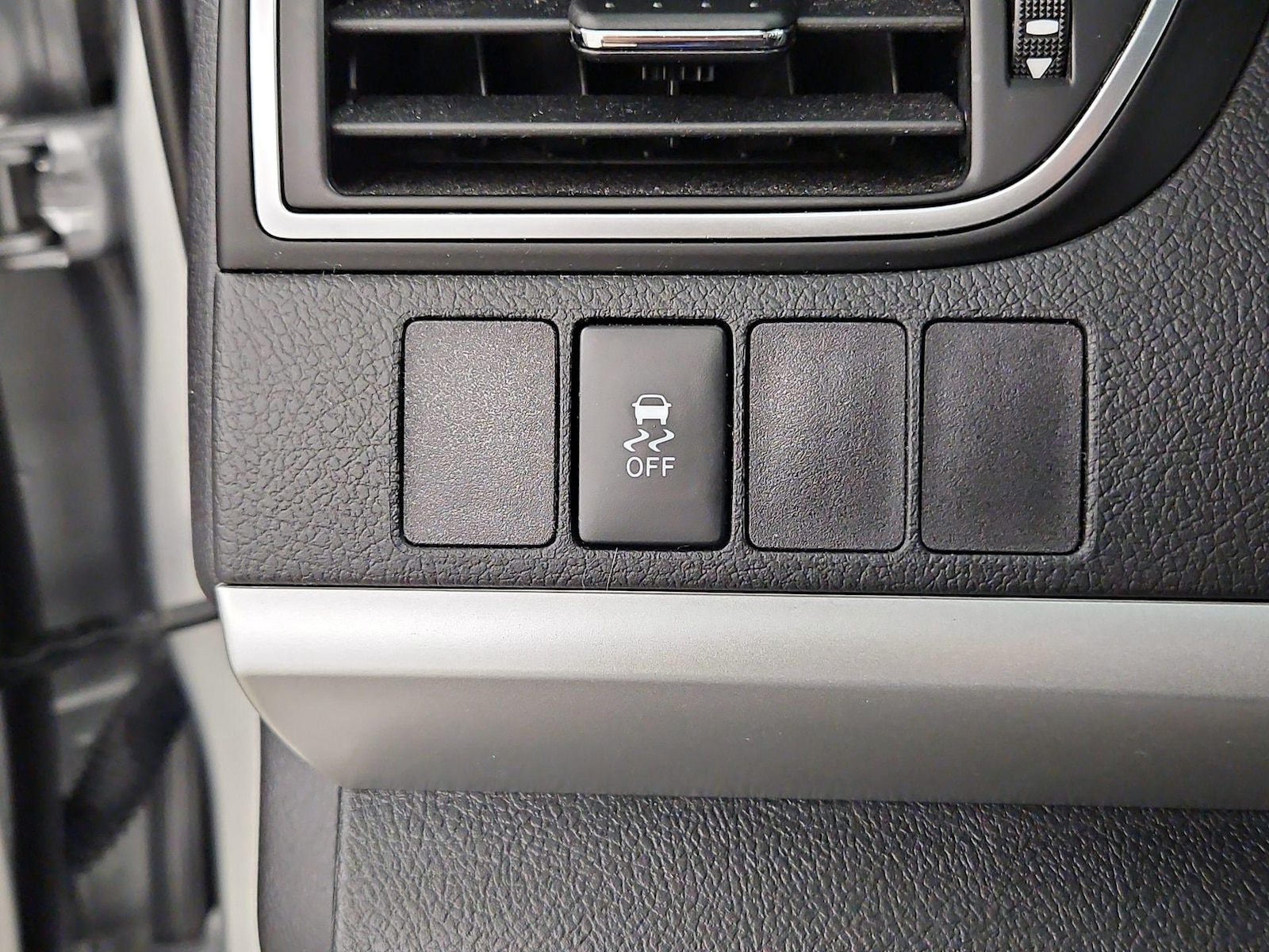 2015 Toyota Camry SE - Photo 14