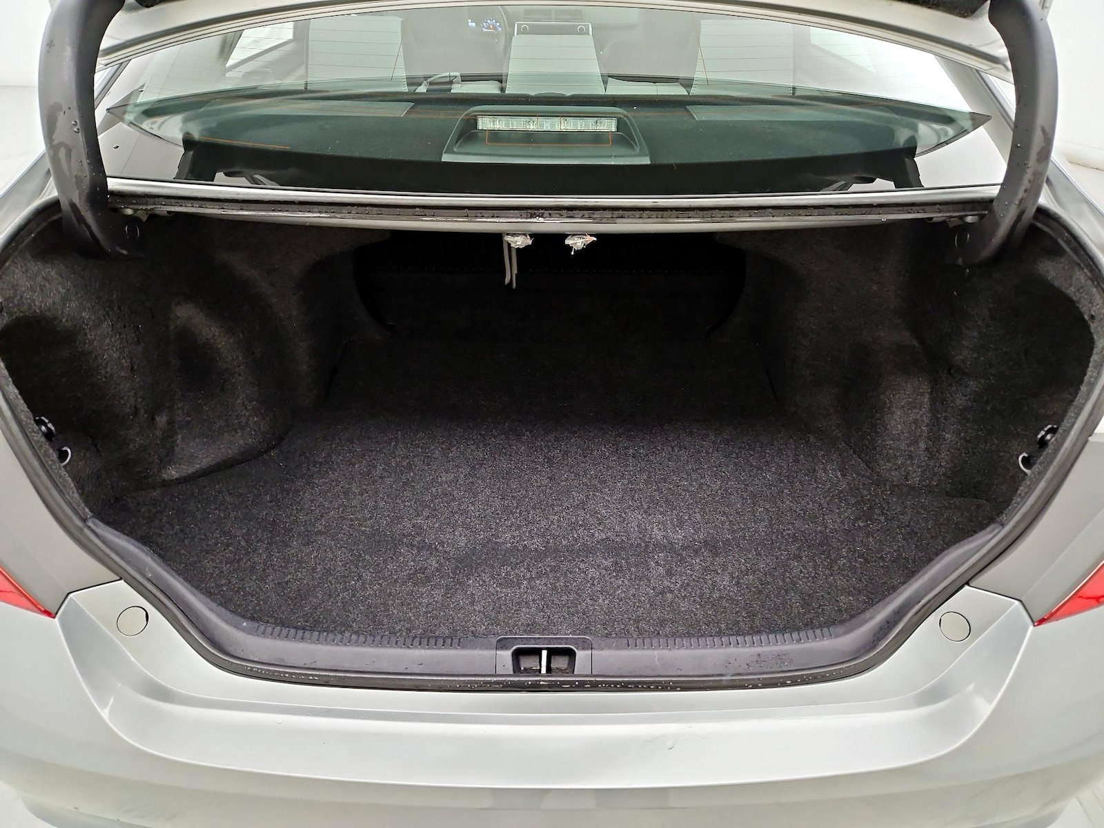 2015 Toyota Camry SE - Photo 20