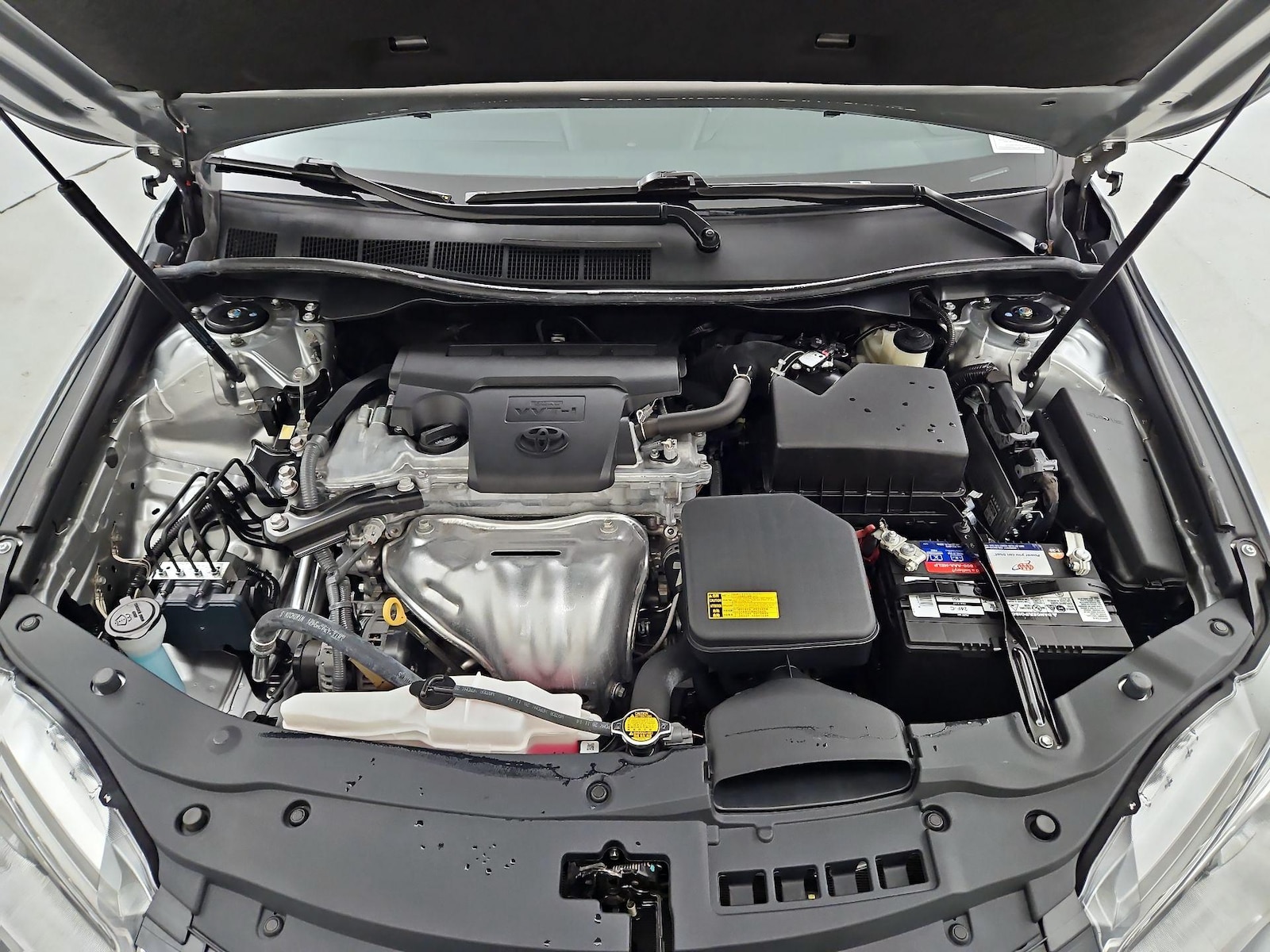 2015 Toyota Camry SE - Photo 21