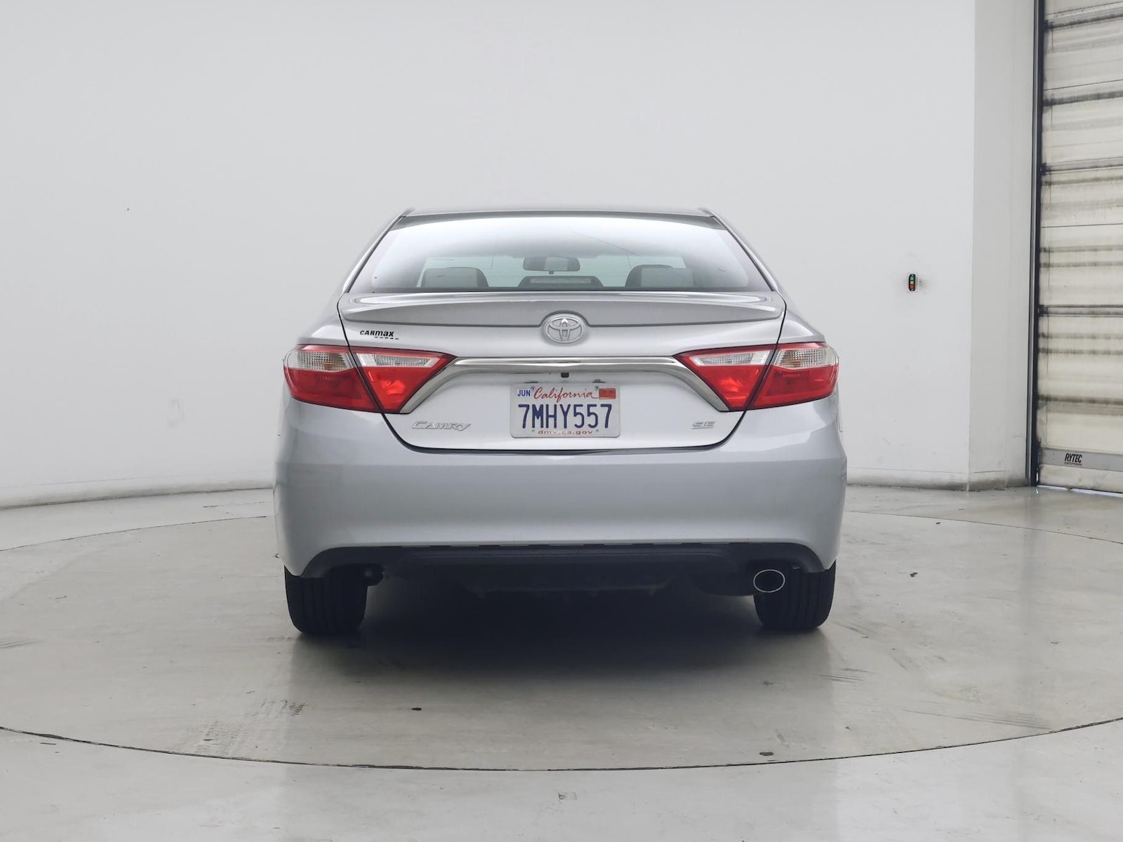 2015 Toyota Camry SE - Photo 7