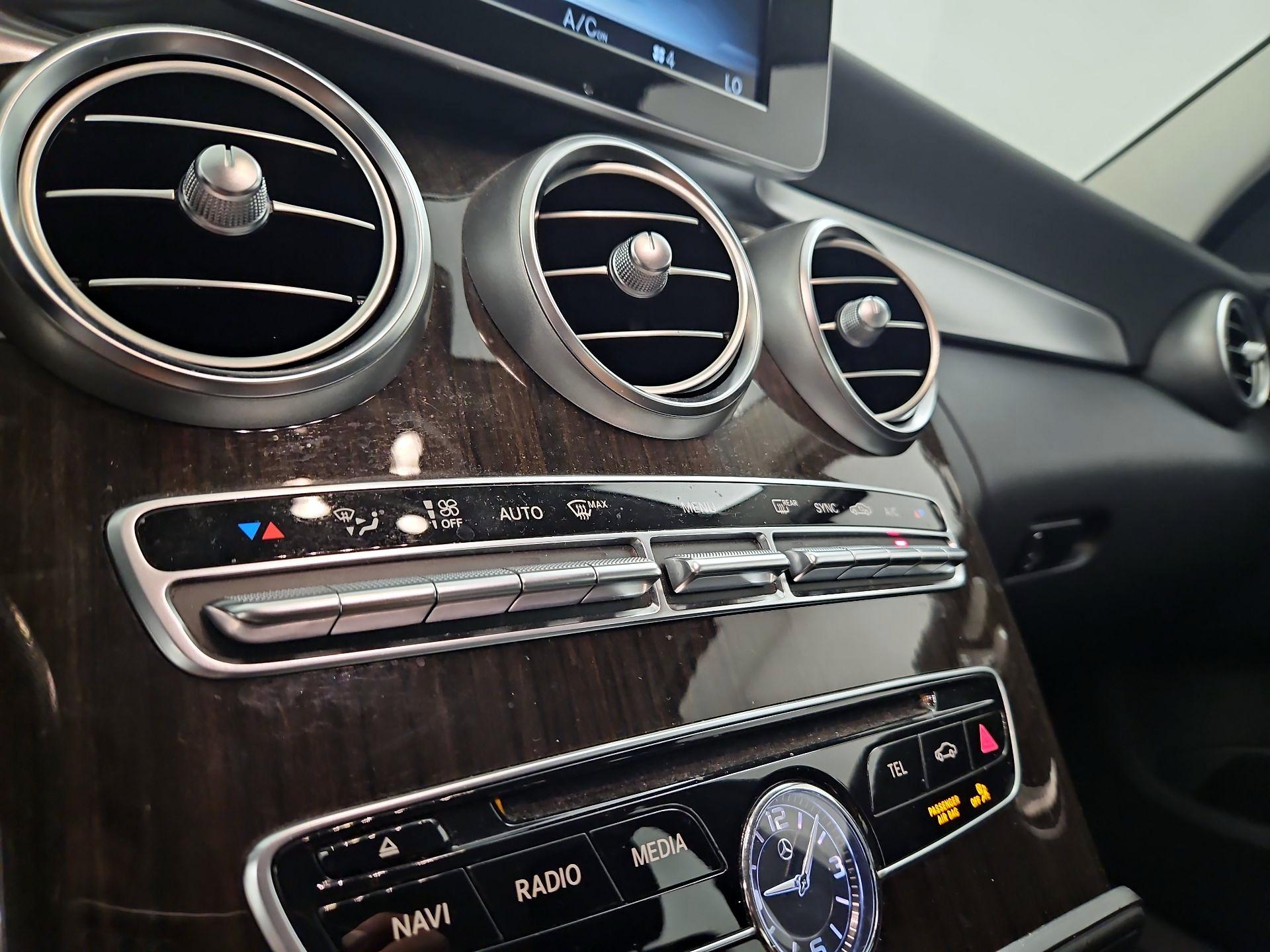 Thumbnail: 2016 Mercedes-Benz C-Class - 16