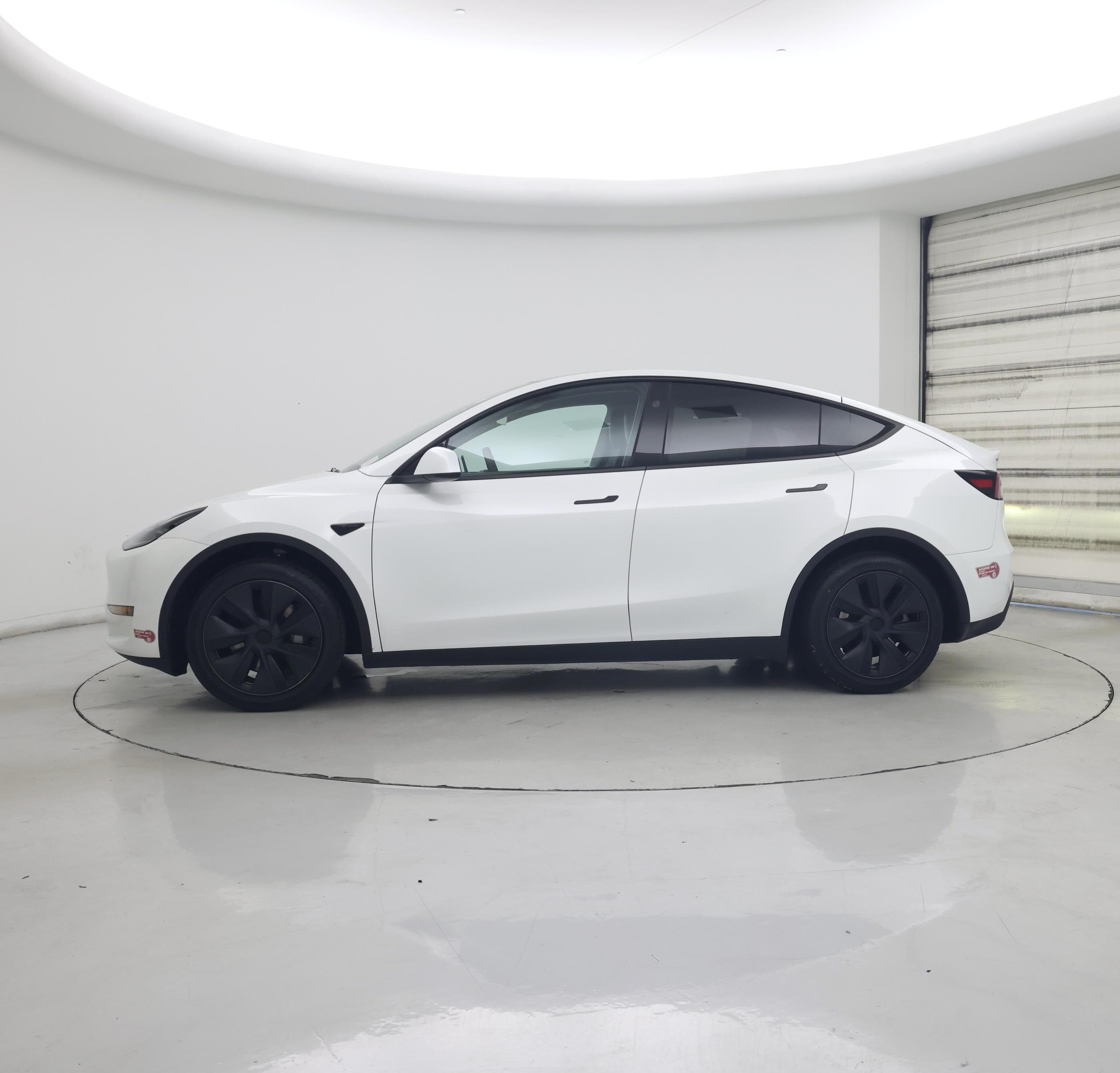 Thumbnail: 2024 Tesla Model Y - 3