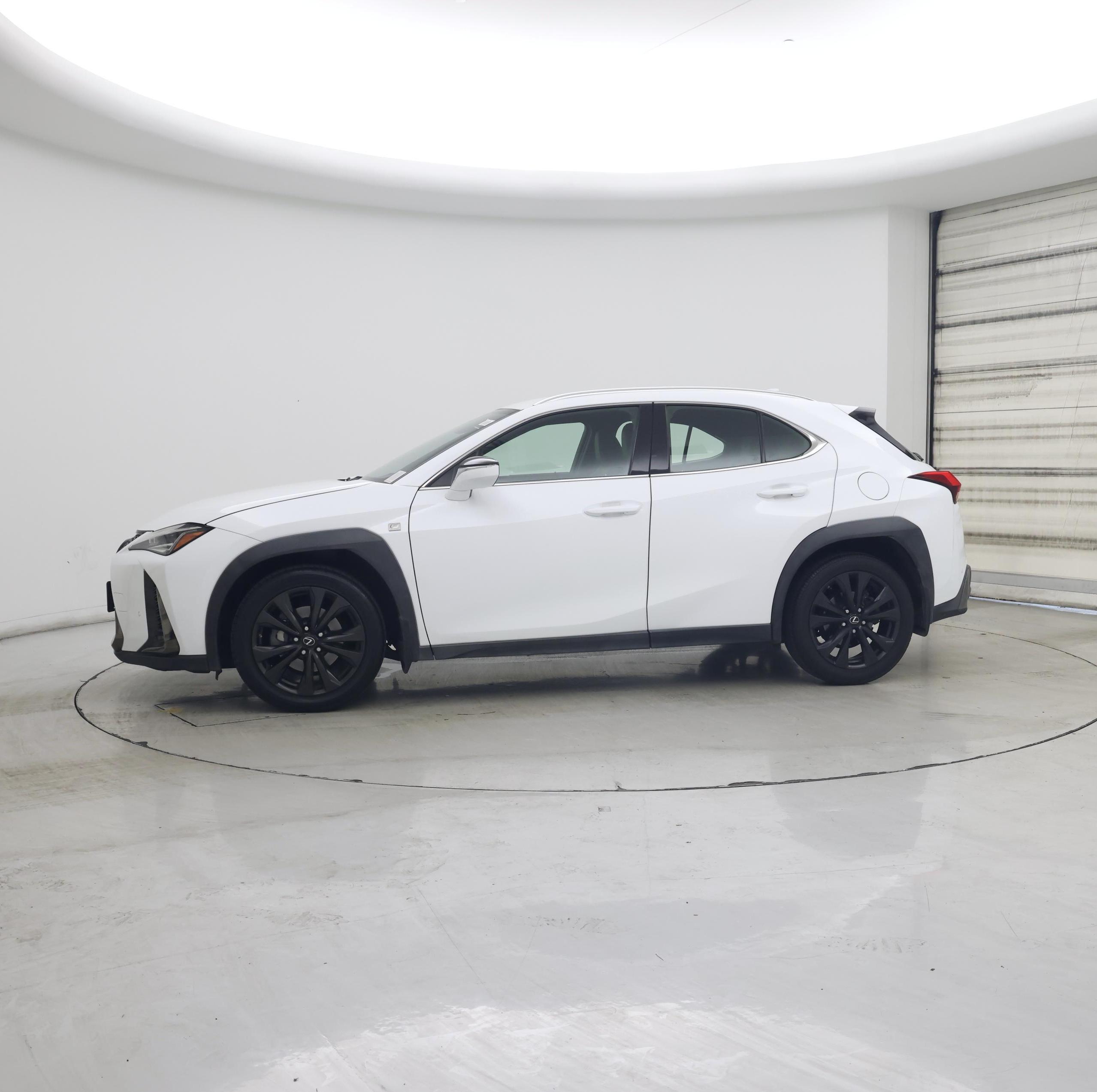 Thumbnail: 2020 Lexus UX - 3