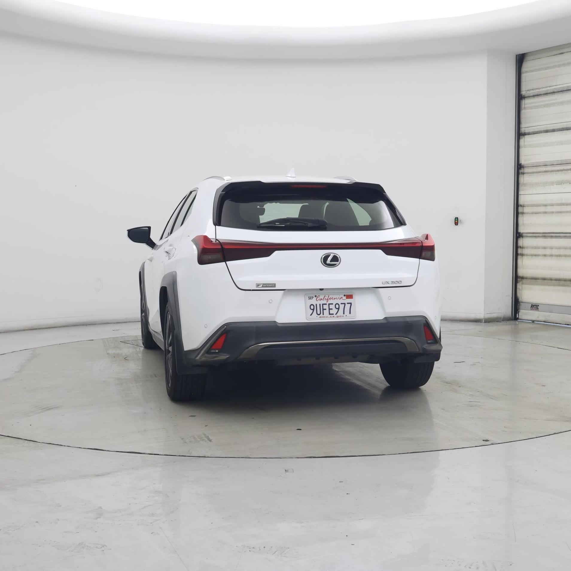 Thumbnail: 2020 Lexus UX - 6