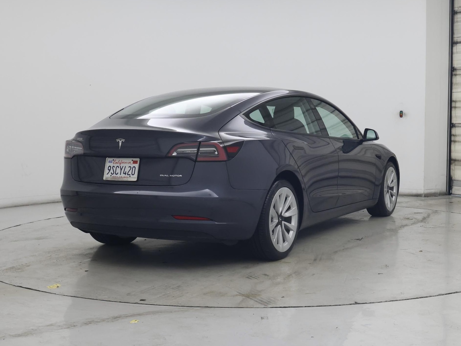 2022 Tesla Model 3 Long Range - Photo 9