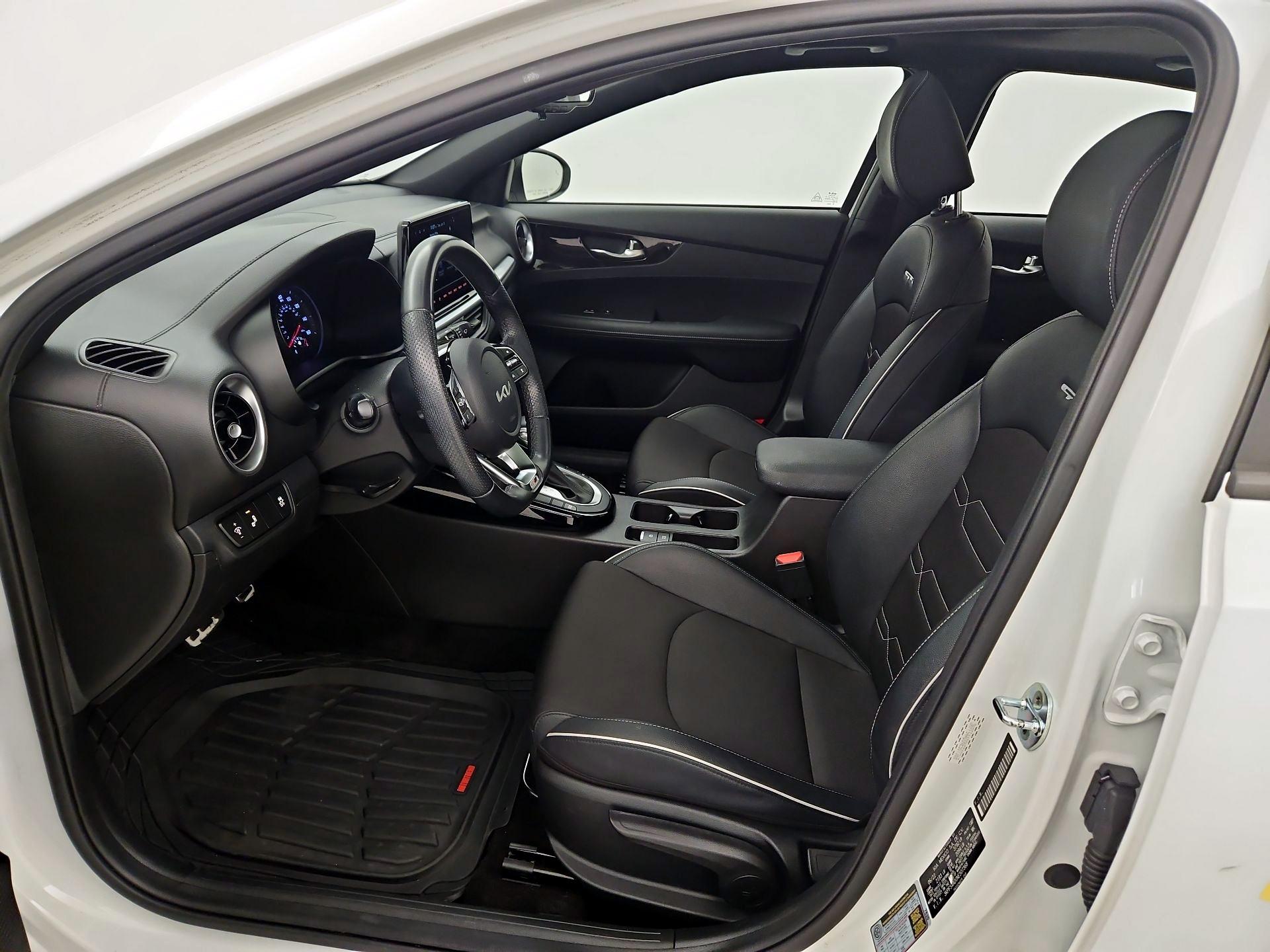 Thumbnail: 2022 Kia Forte - 11
