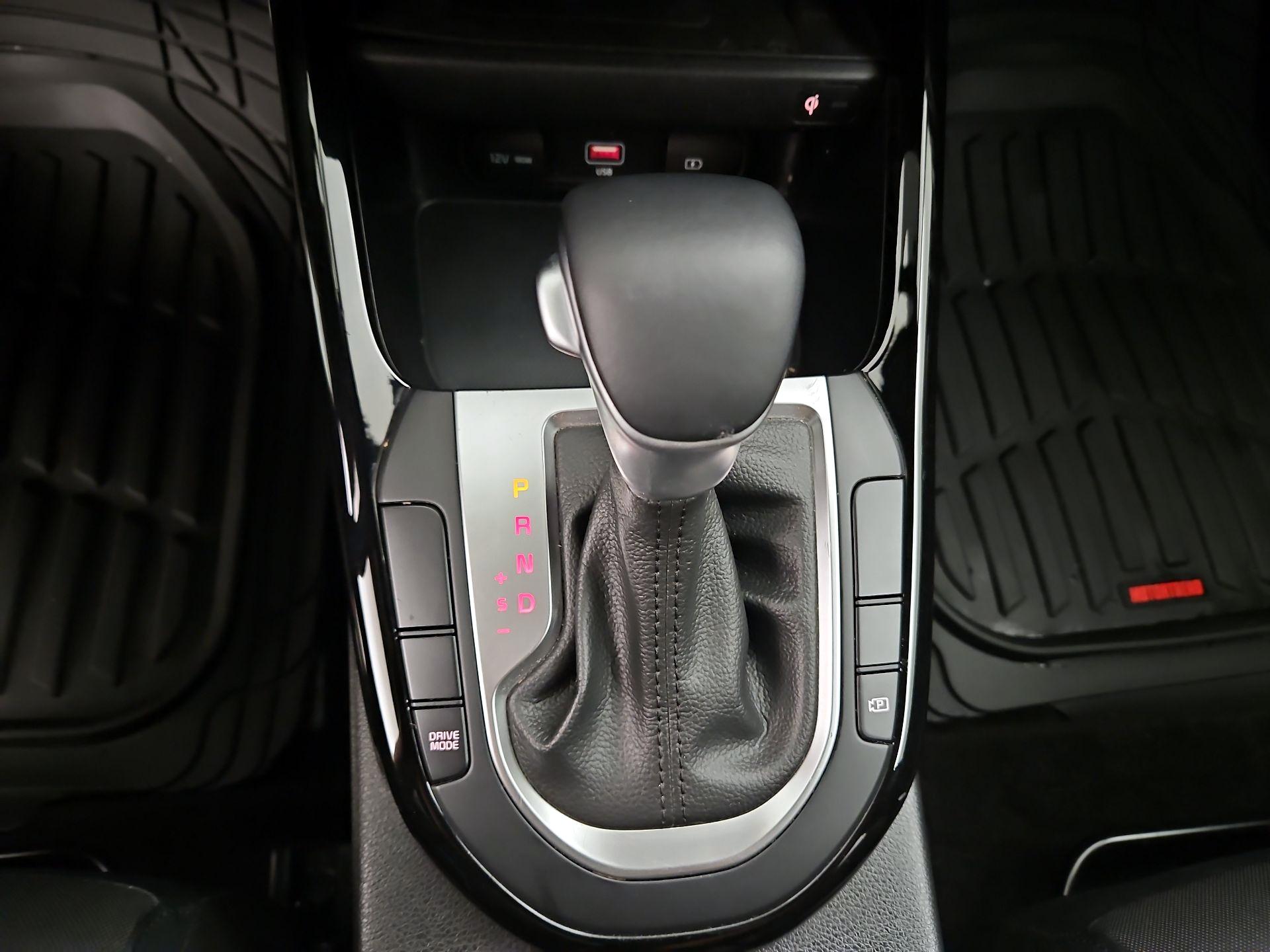 Thumbnail: 2022 Kia Forte - 18