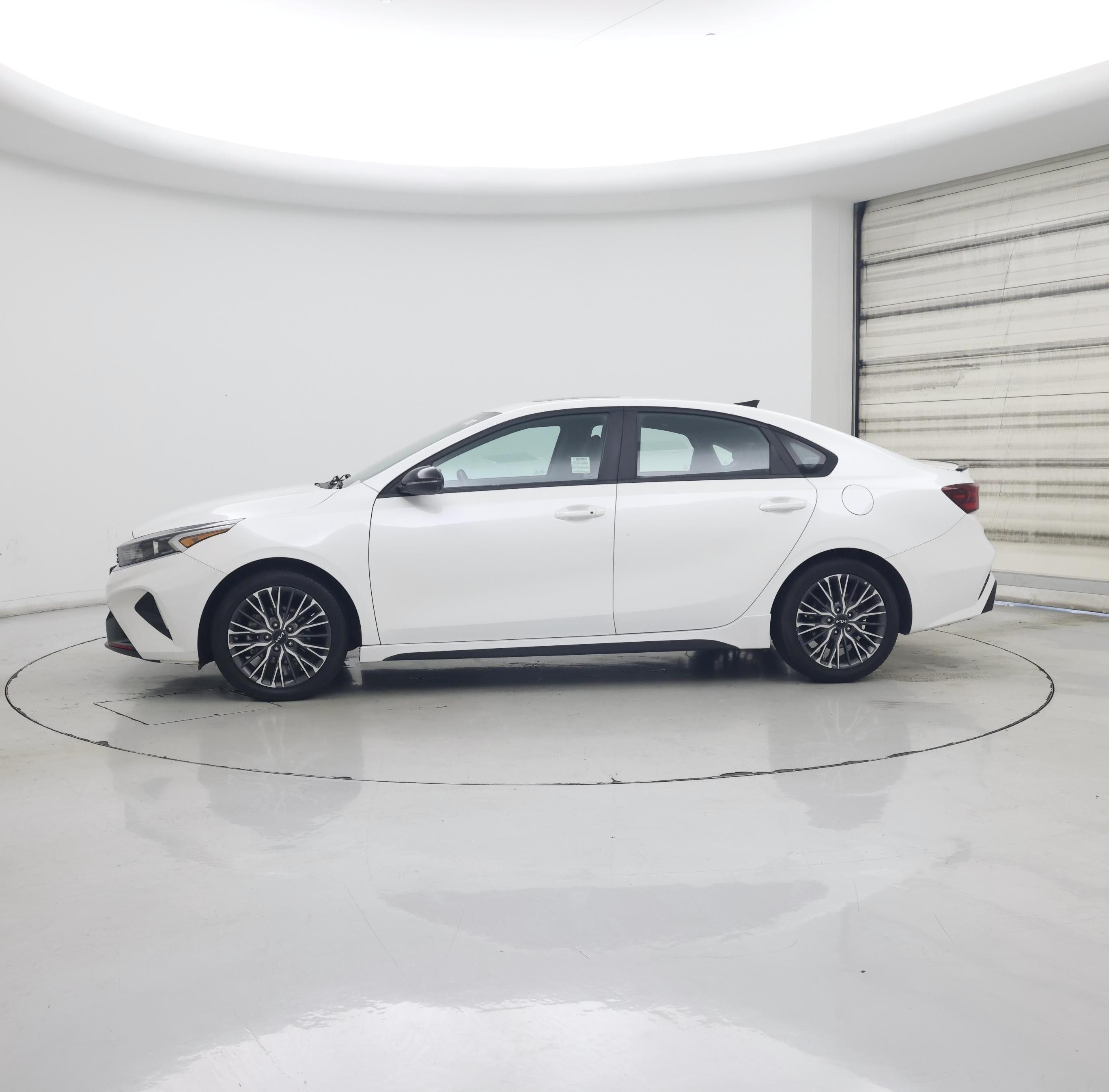 Thumbnail: 2022 Kia Forte - 3