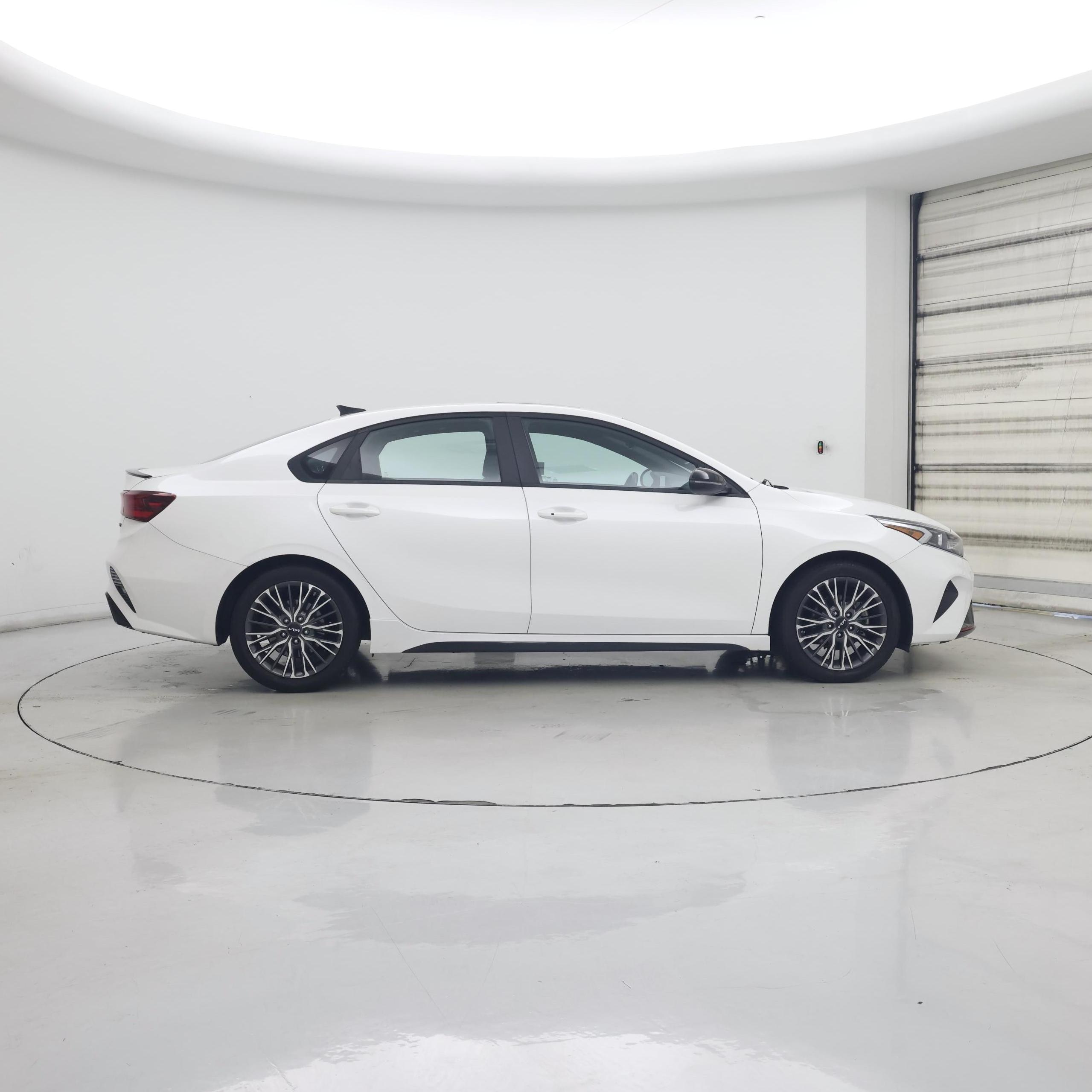 Thumbnail: 2022 Kia Forte - 7
