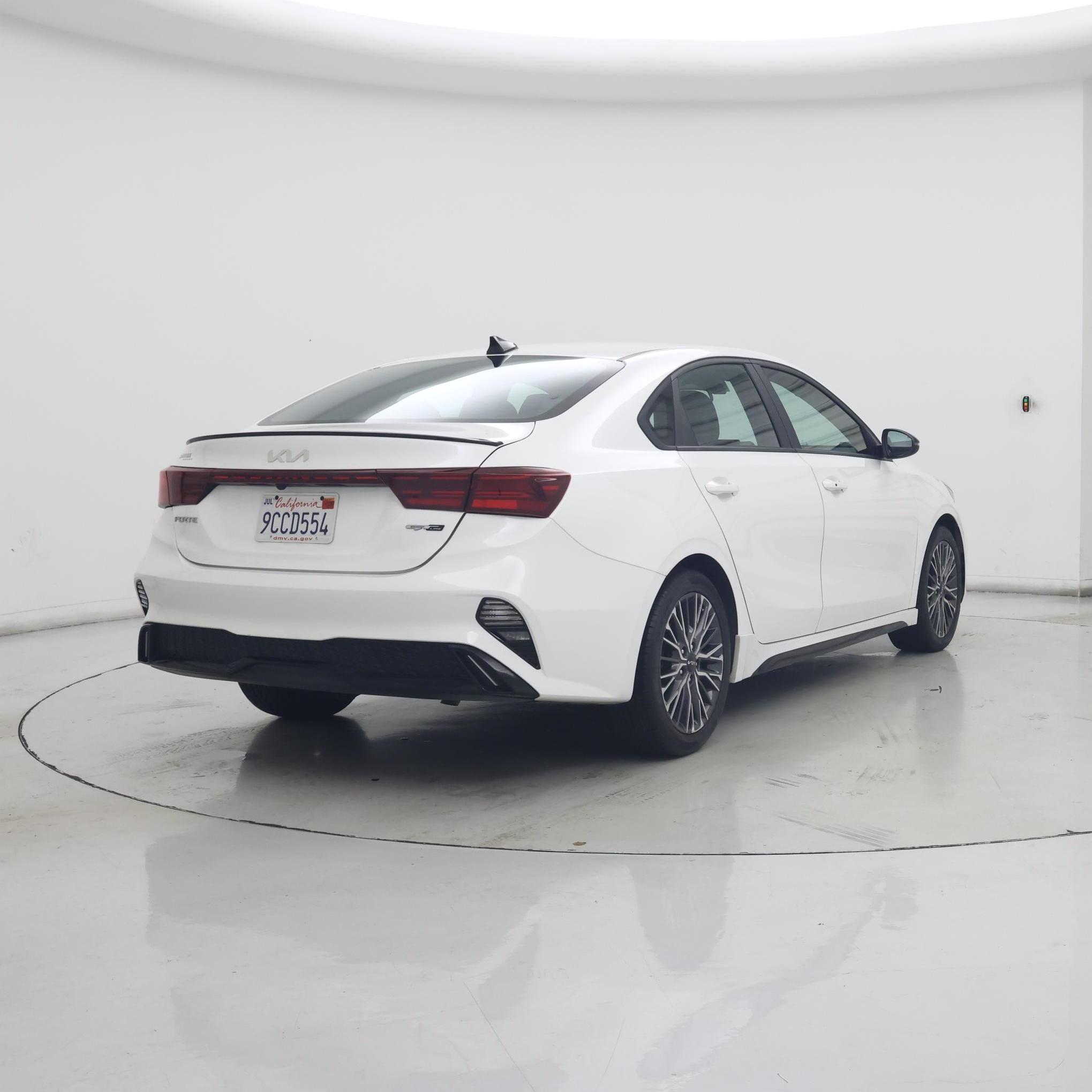 Thumbnail: 2022 Kia Forte - 8
