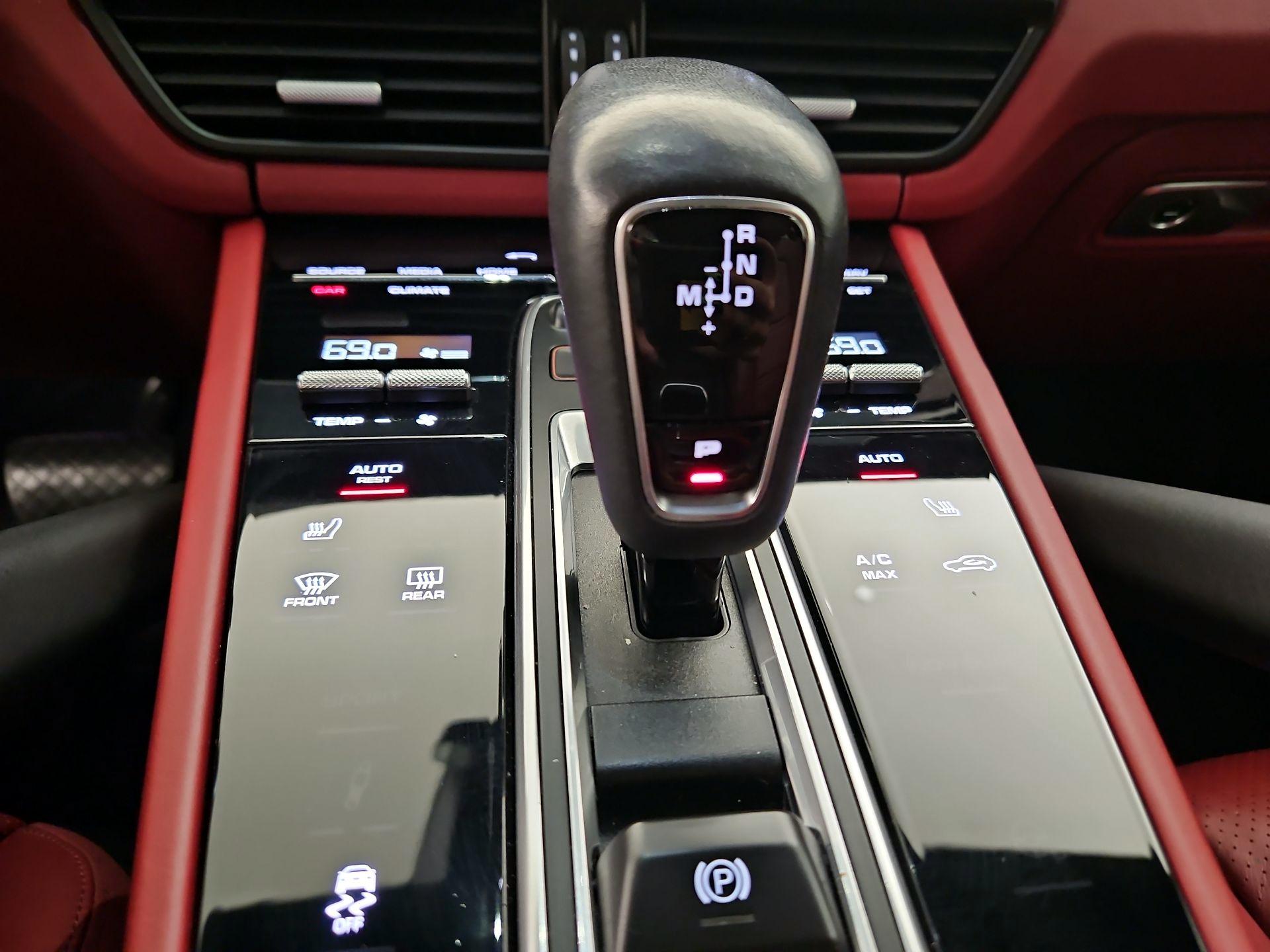 Thumbnail: 2020 Porsche Cayenne - 18