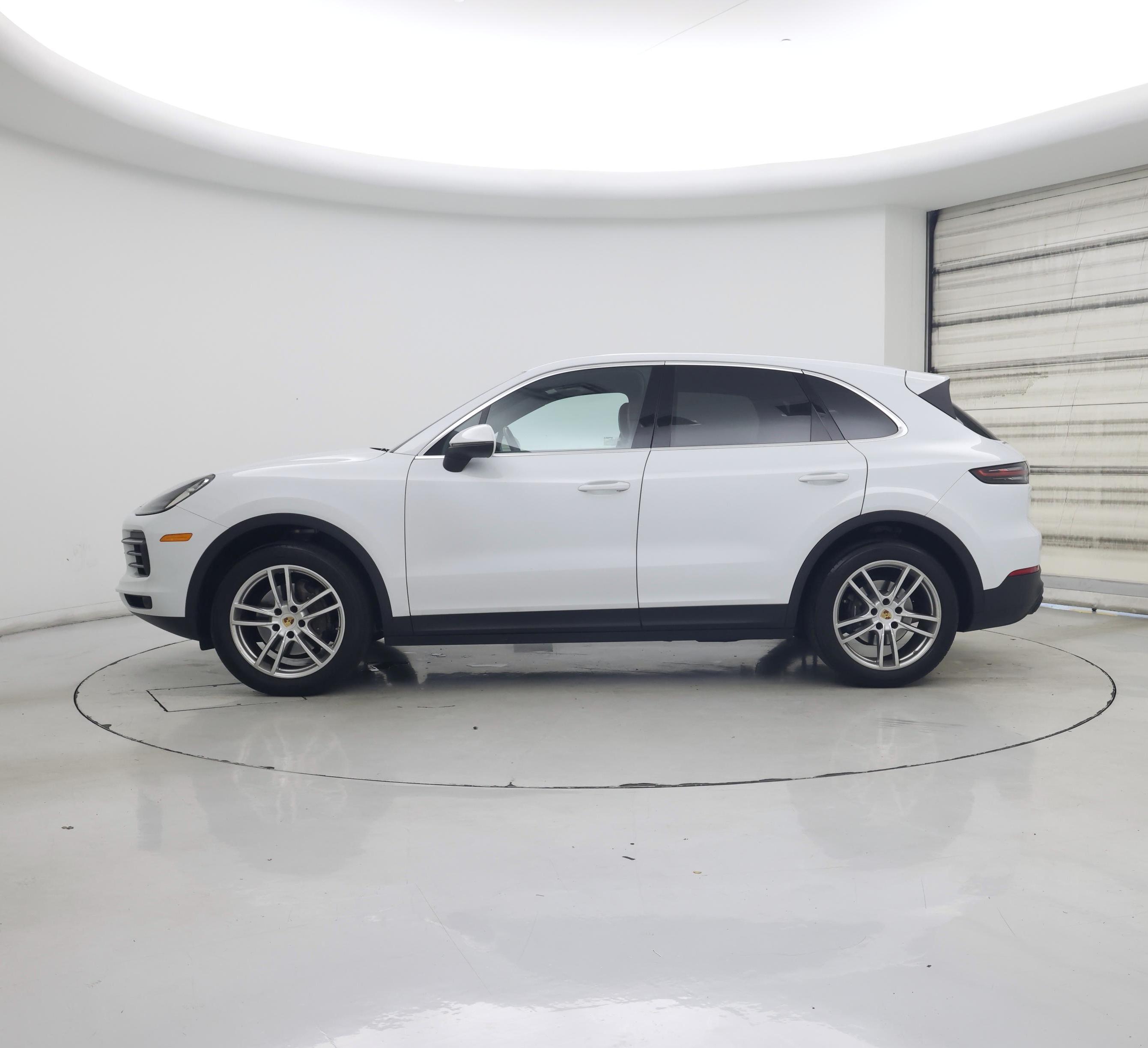 Thumbnail: 2020 Porsche Cayenne - 3