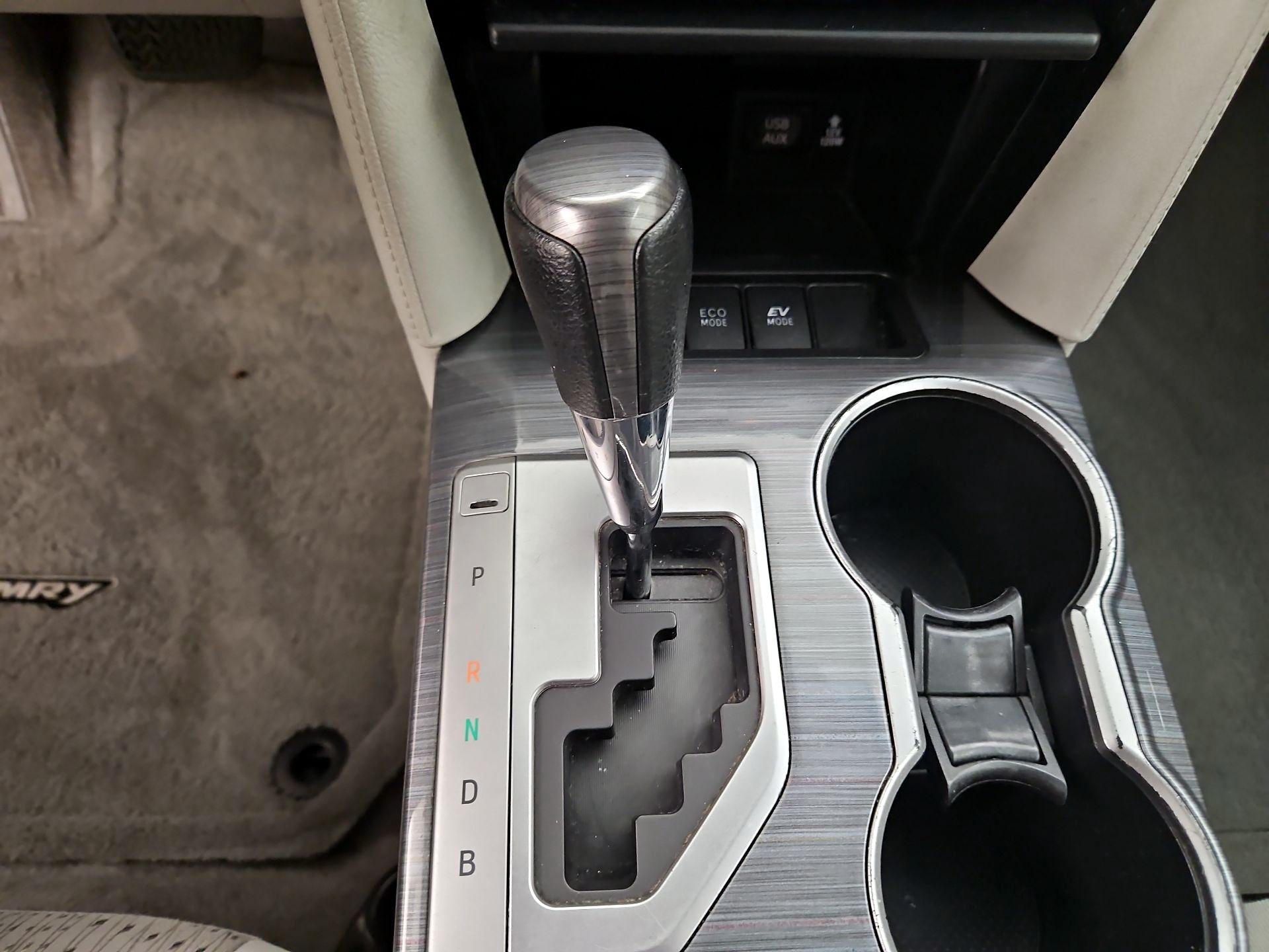 Thumbnail: 2014 Toyota Camry - 17
