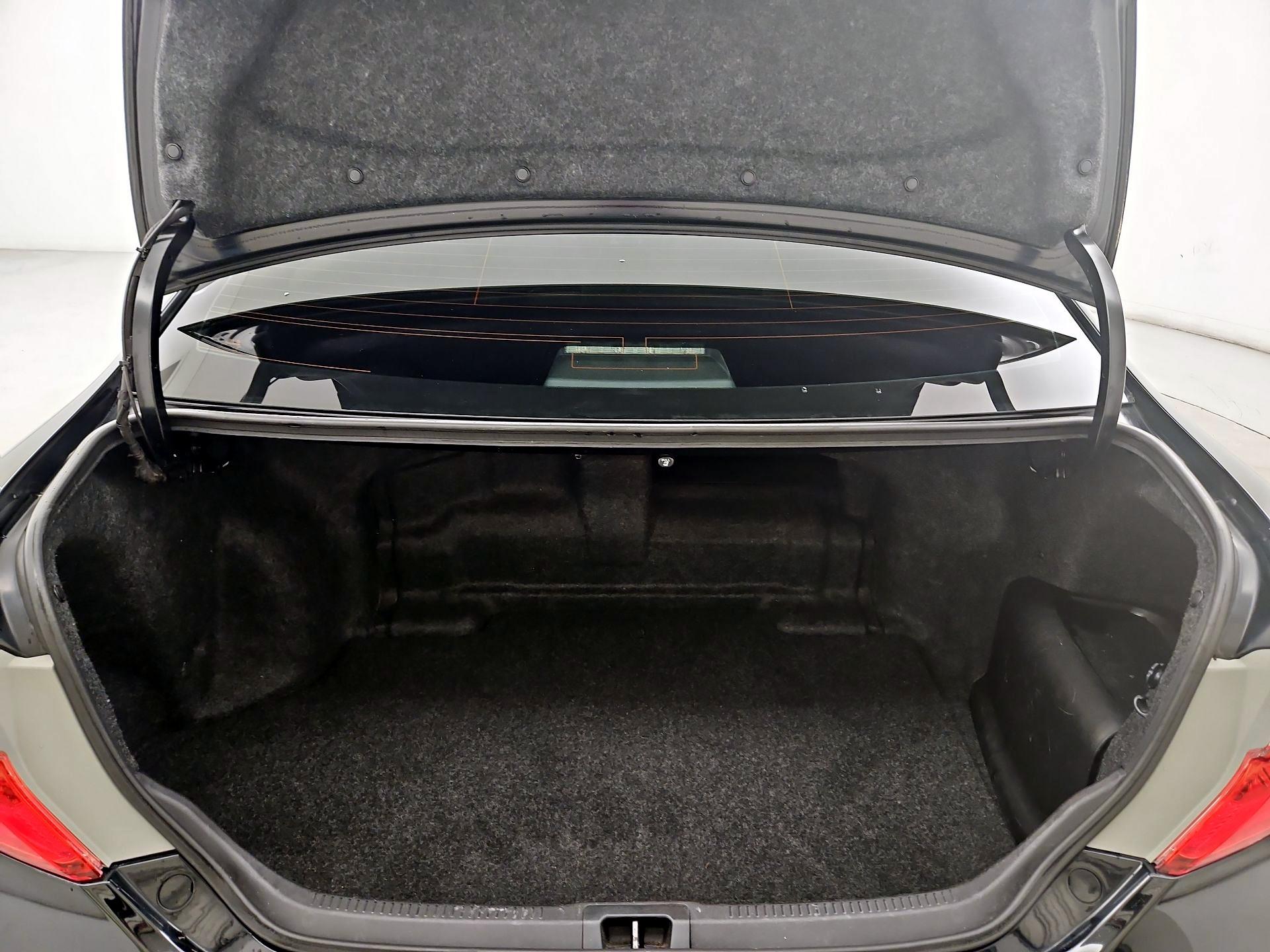 Thumbnail: 2014 Toyota Camry - 20