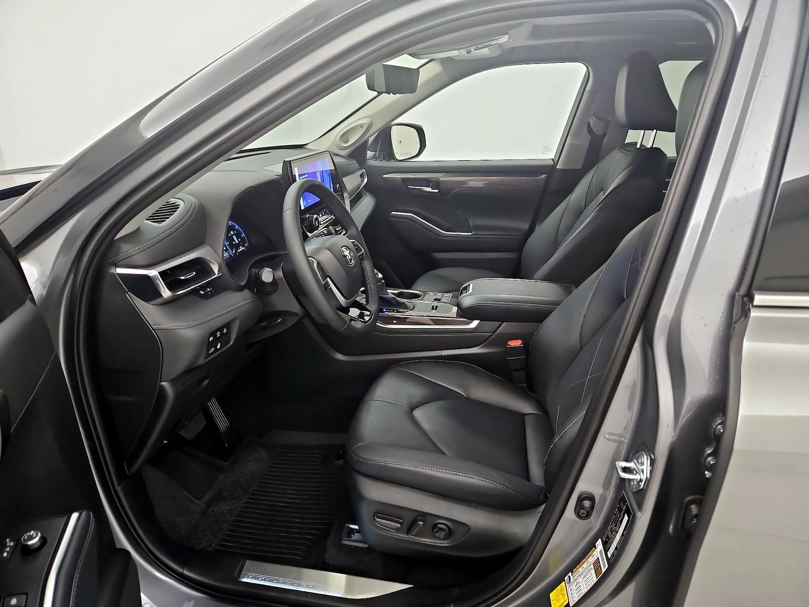 2025 Toyota Highlander Platinum - Photo 12