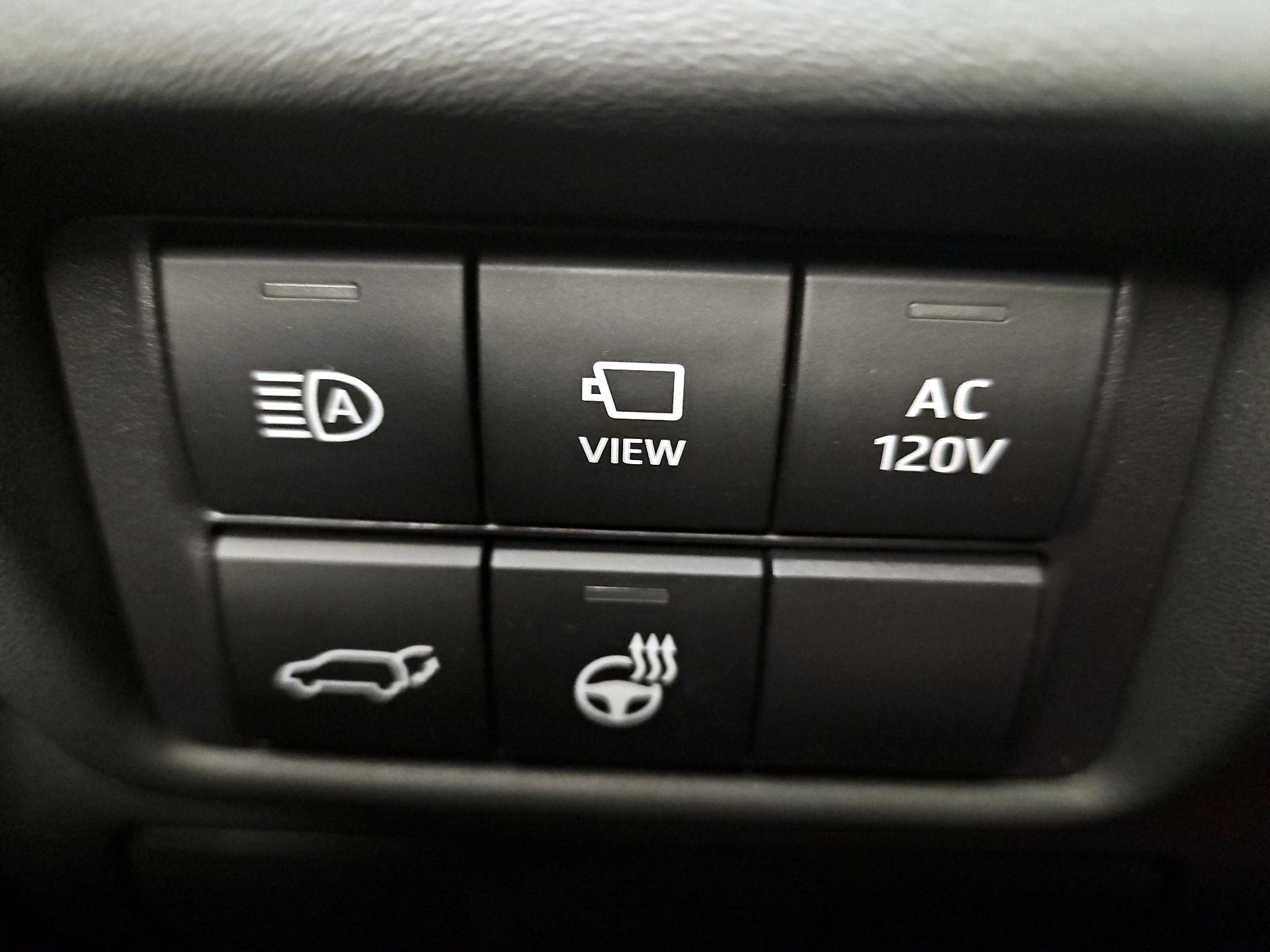 Thumbnail: 2025 Toyota Highlander - 13