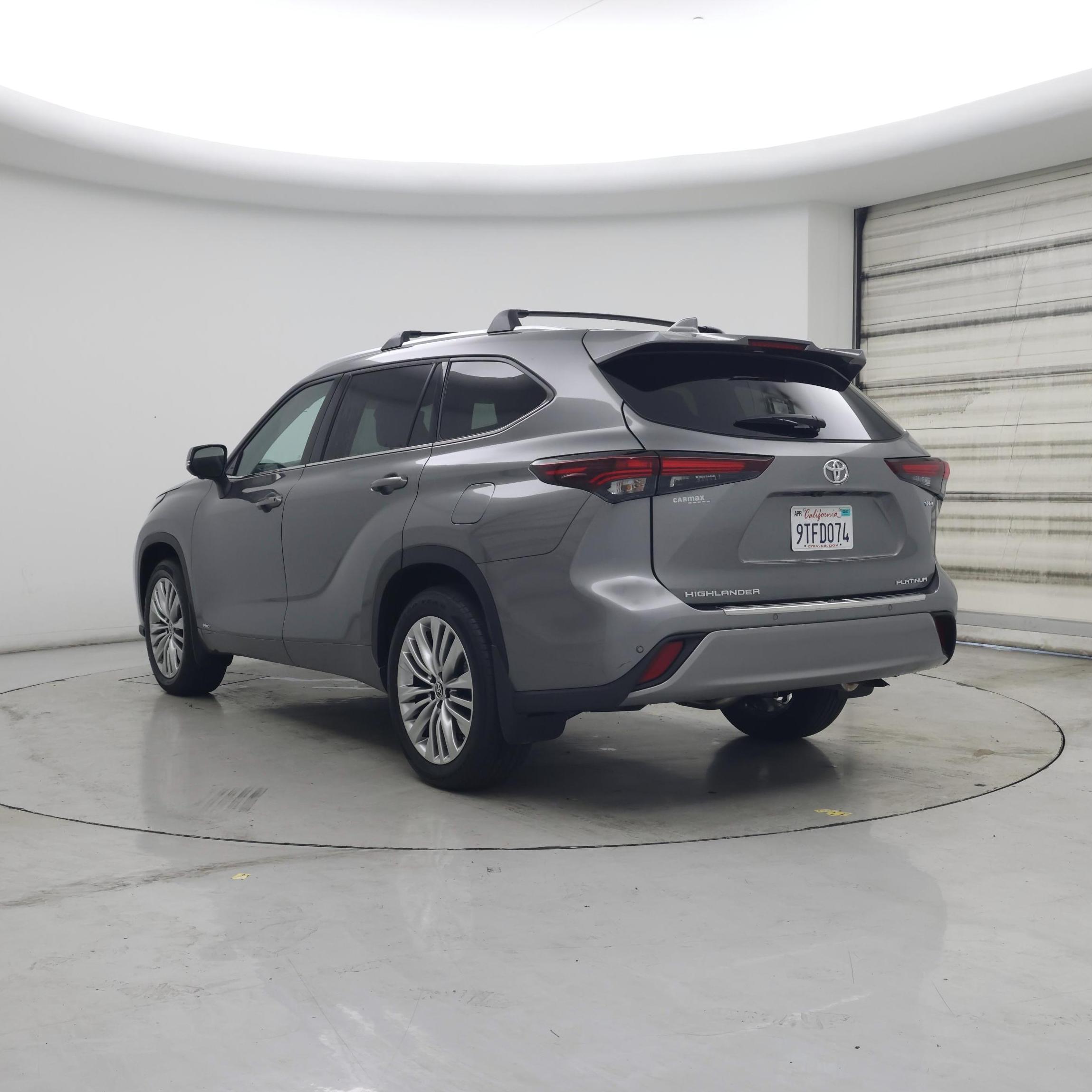 Thumbnail: 2025 Toyota Highlander - 2
