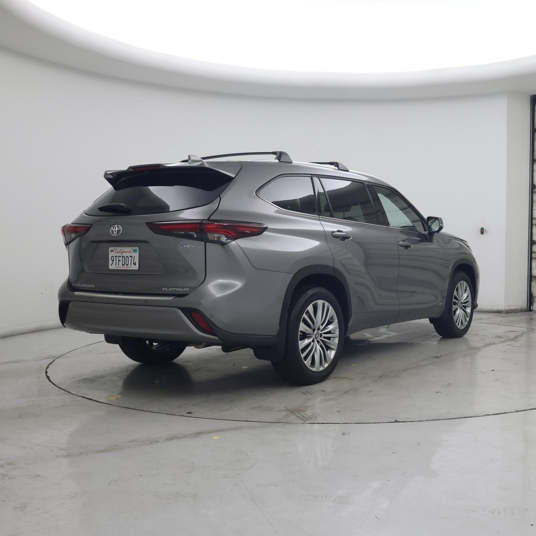 Thumbnail: 2025 Toyota Highlander - 8