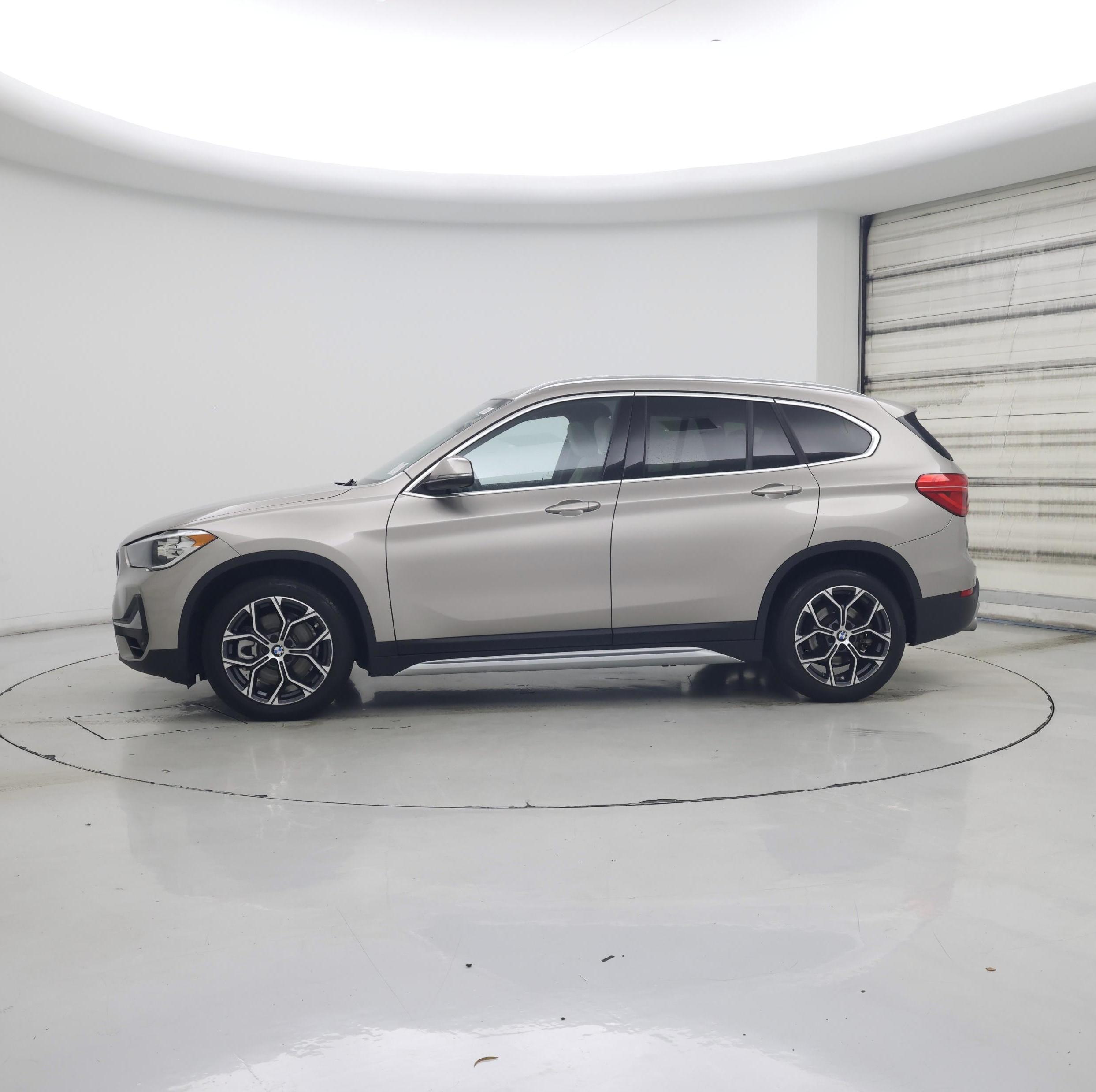 Thumbnail: 2021 BMW X1 - 3