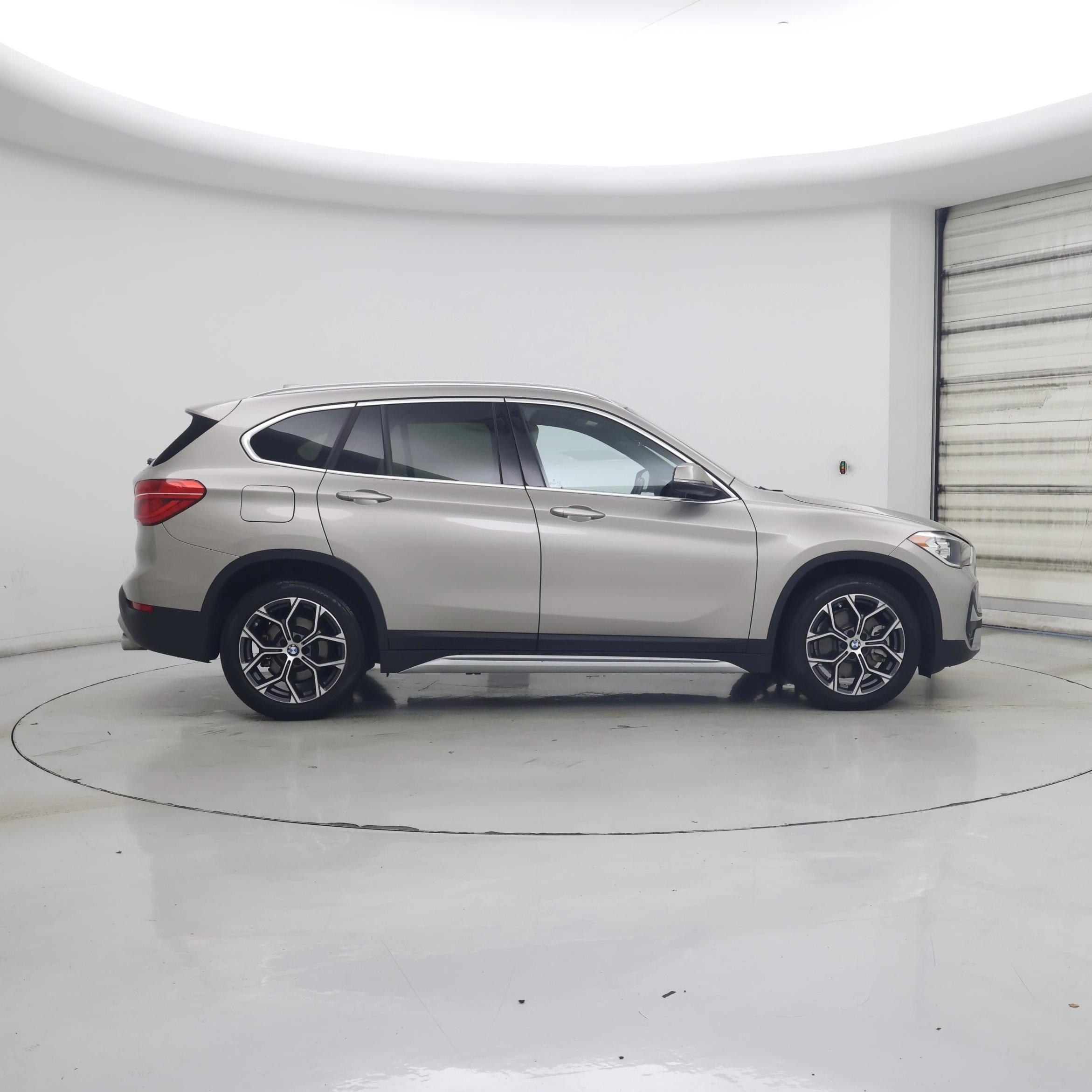 Thumbnail: 2021 BMW X1 - 7