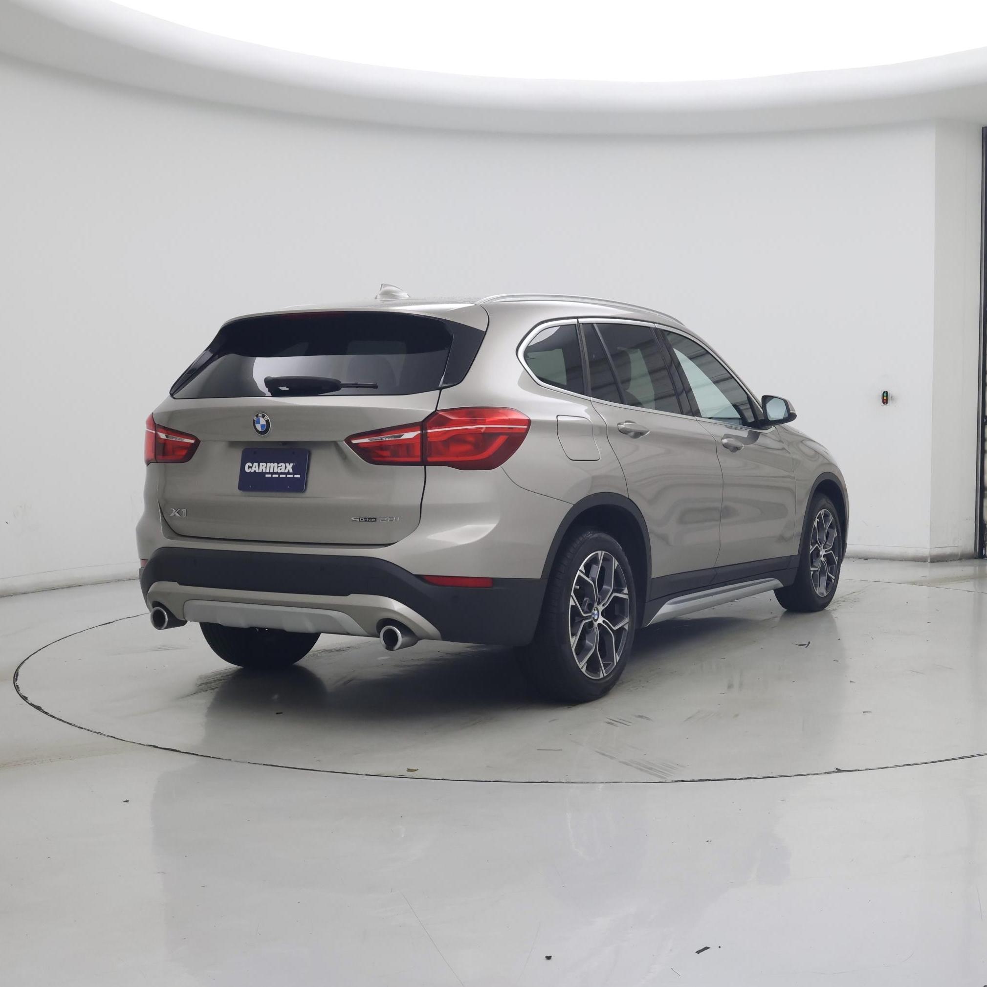 Thumbnail: 2021 BMW X1 - 8