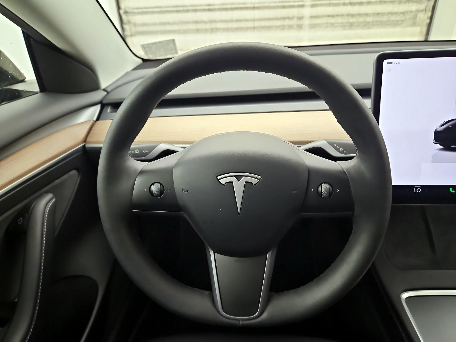 Thumbnail: 2023 Tesla Model 3 - 10
