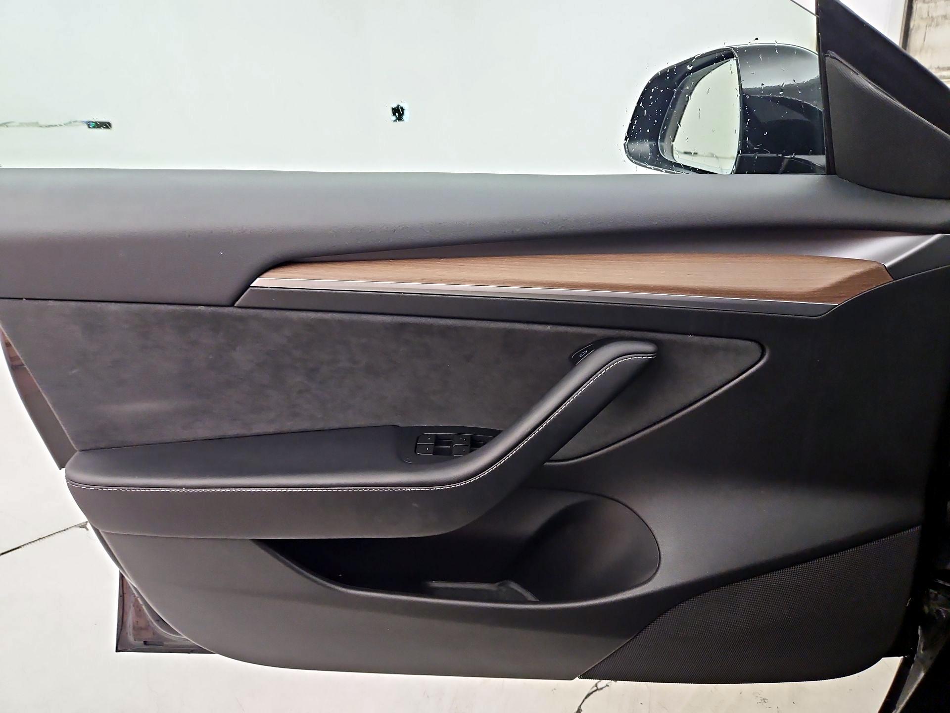Thumbnail: 2023 Tesla Model 3 - 12