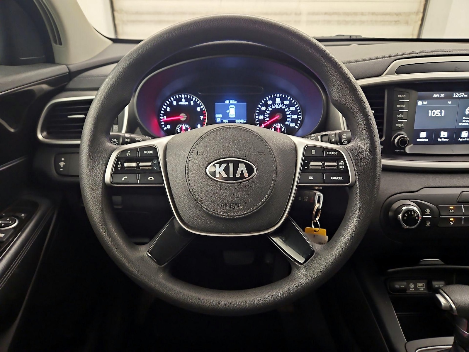 2020 Kia Sorento L - Photo 11