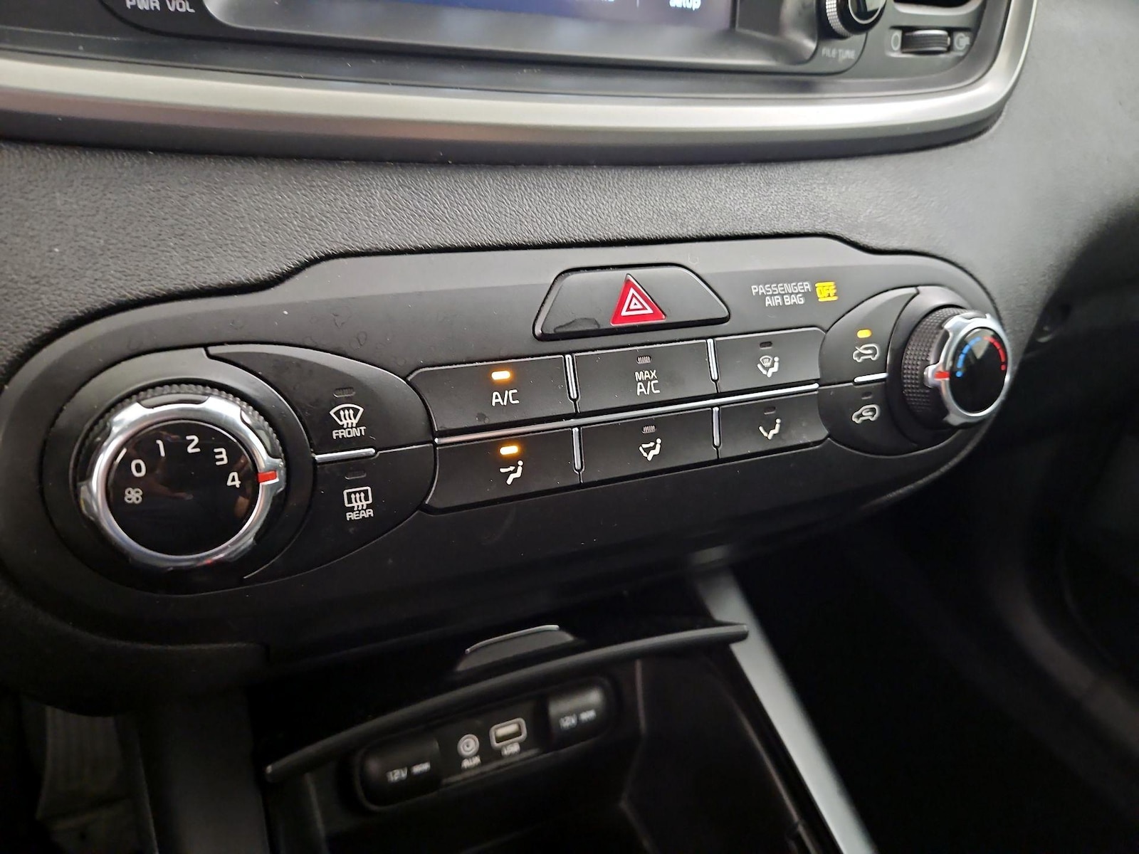 2020 Kia Sorento L - Photo 17