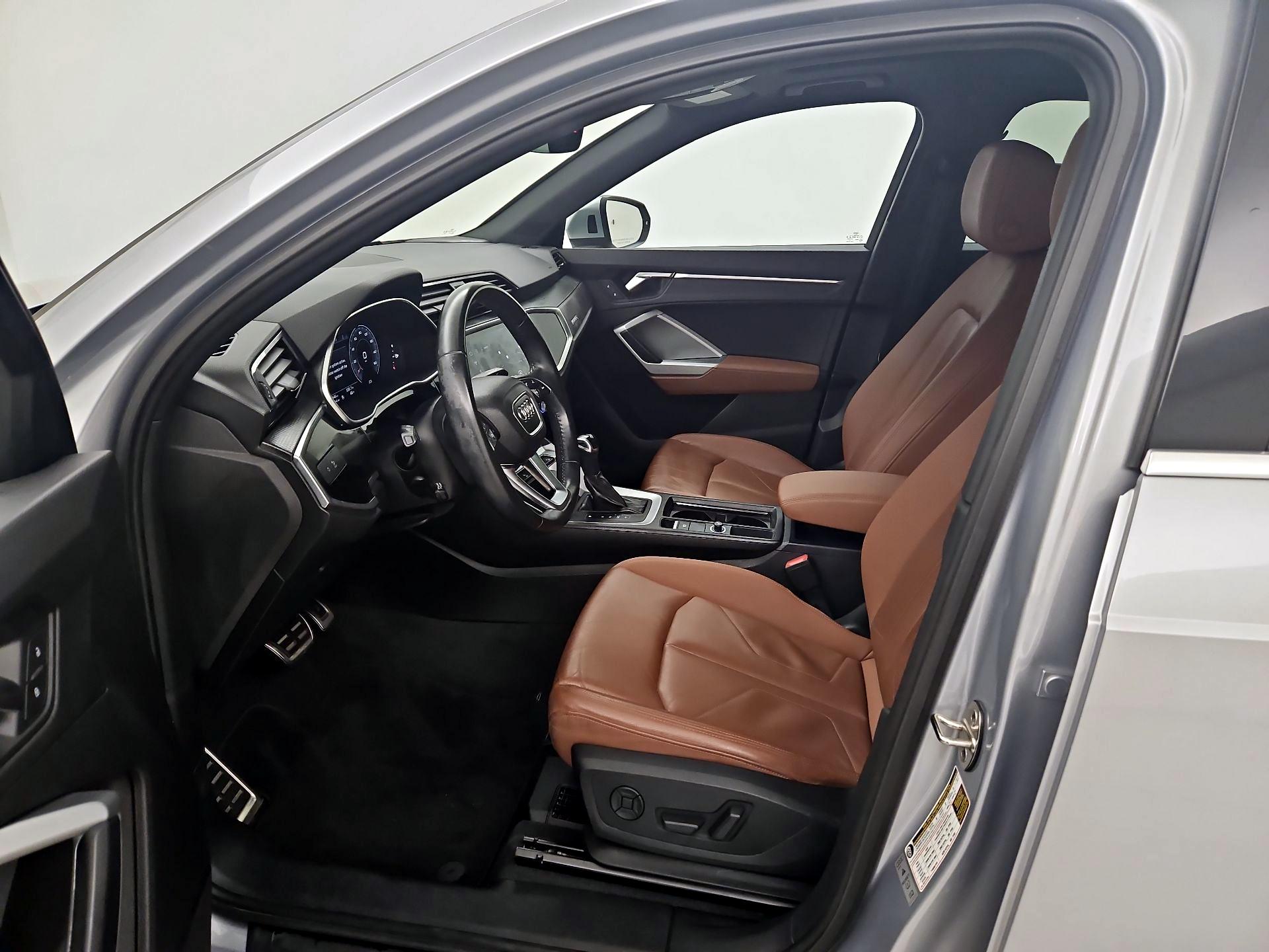 Thumbnail: 2020 Audi Q3 - 11
