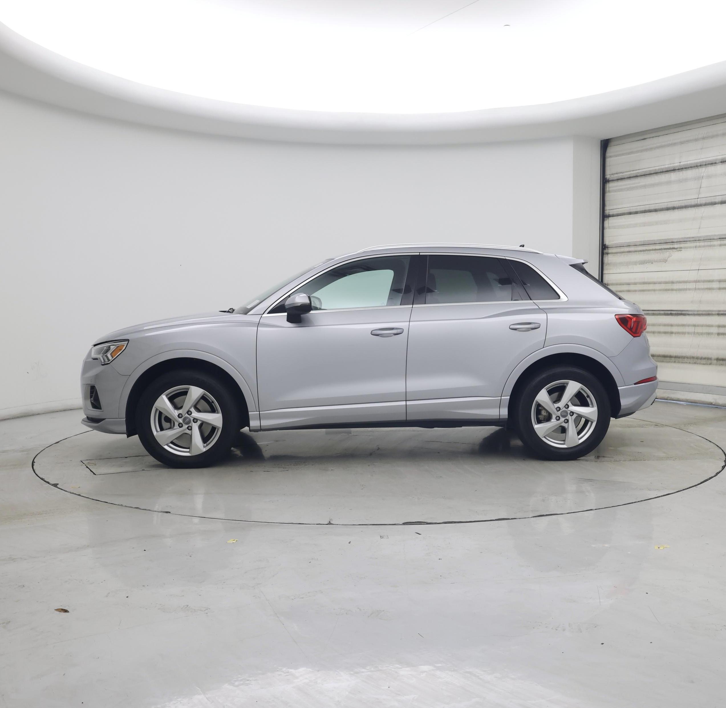 Thumbnail: 2020 Audi Q3 - 3