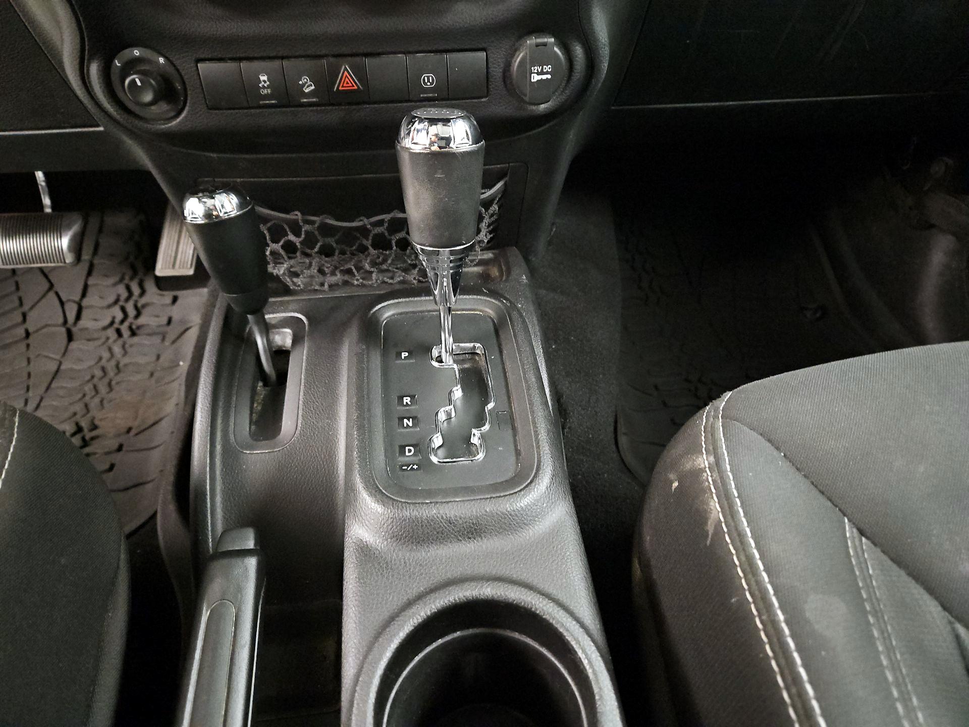Thumbnail: 2016 Jeep Wrangler - 15