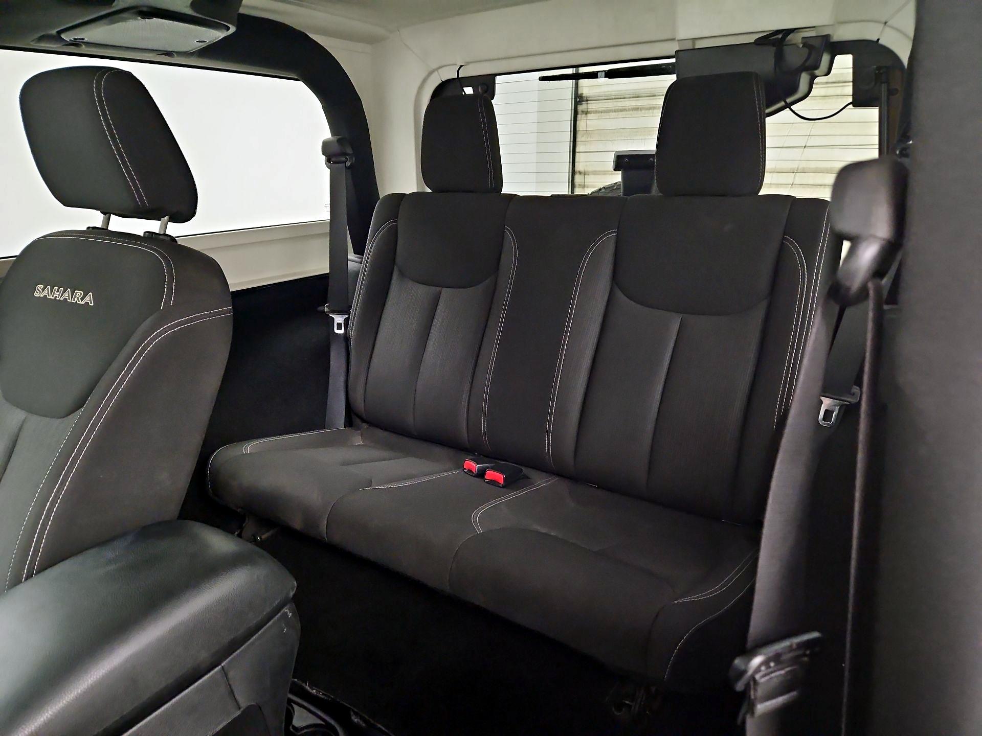Thumbnail: 2016 Jeep Wrangler - 16