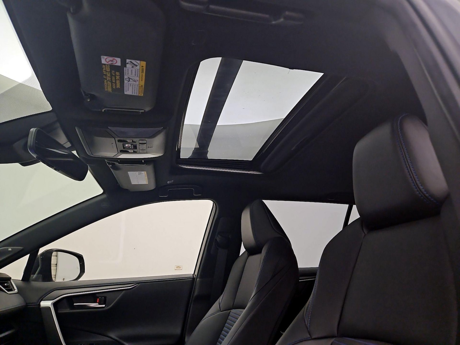 2024 Toyota RAV4 XSE - Photo 21
