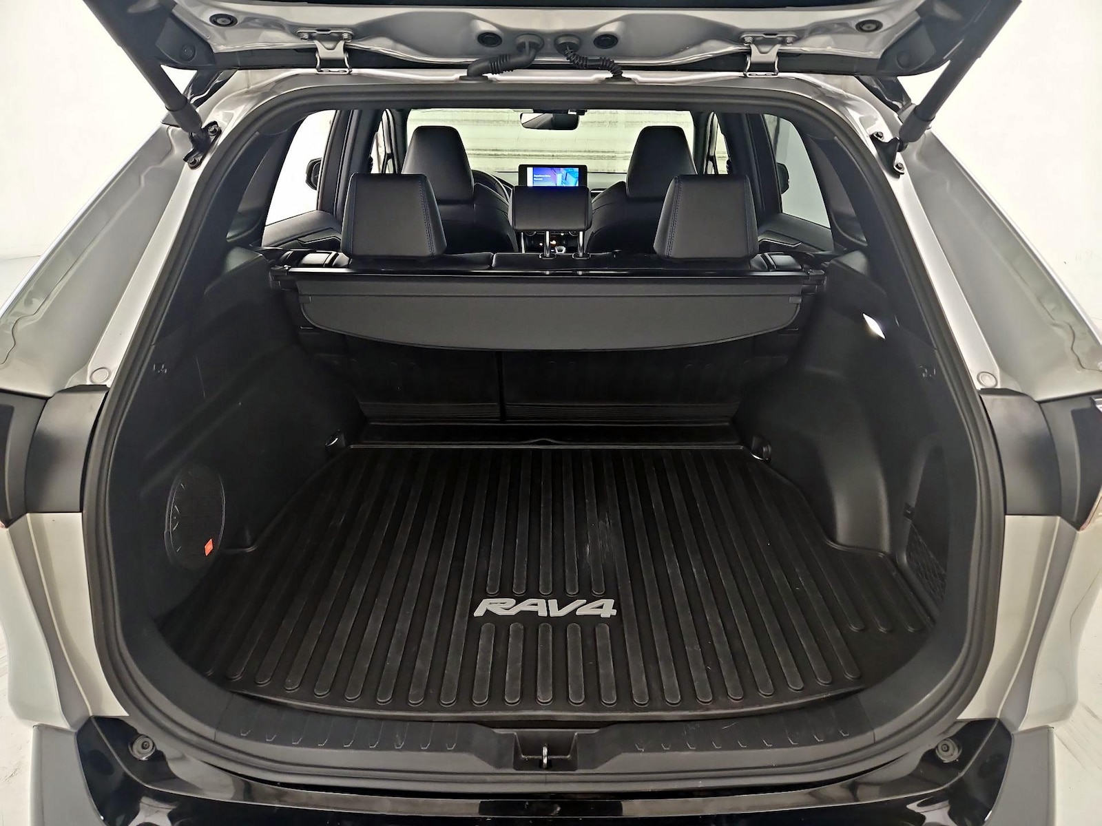 2024 Toyota RAV4 XSE - Photo 23