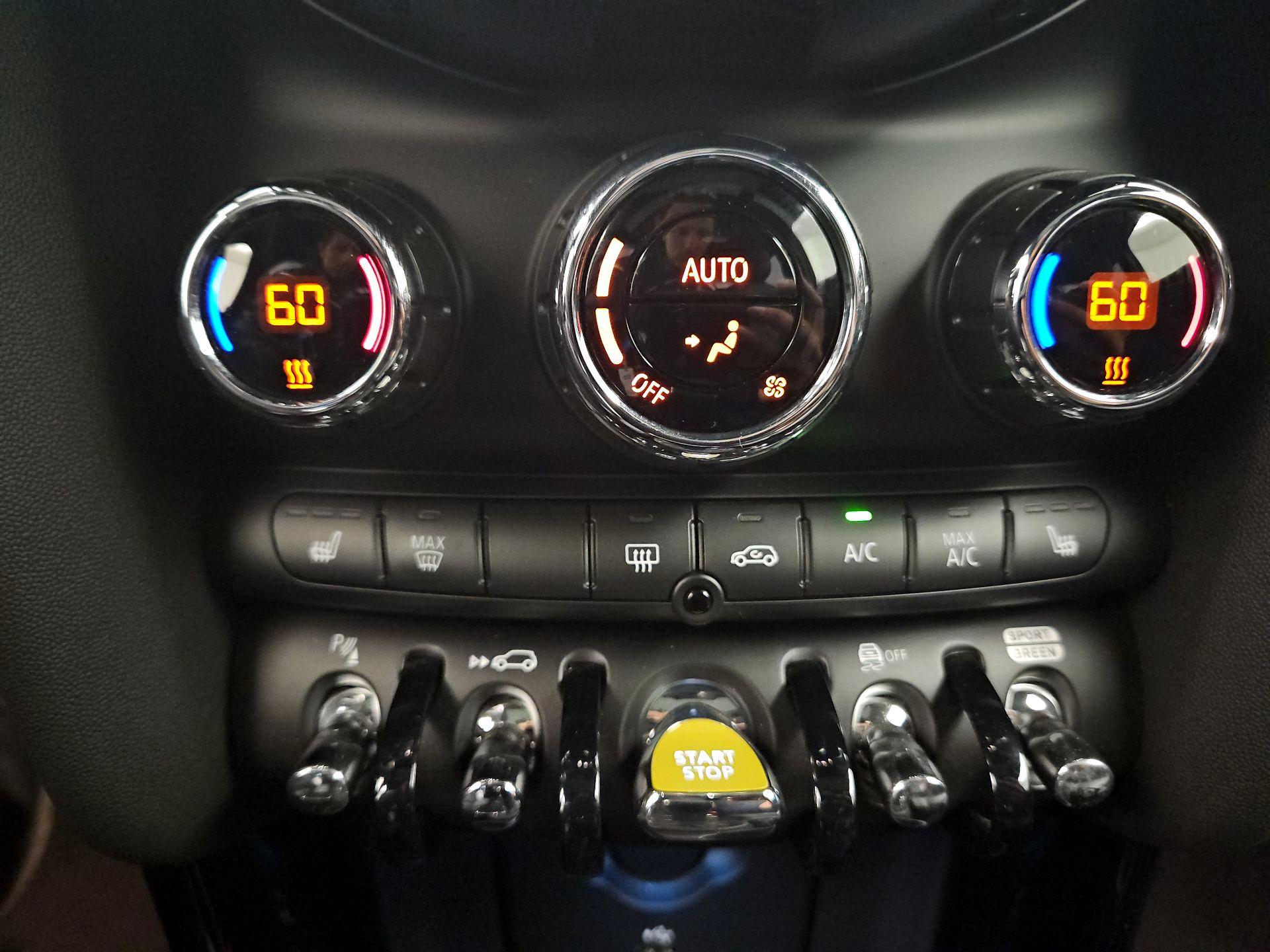 Thumbnail: 2023 MINI Cooper Hardtop - 17