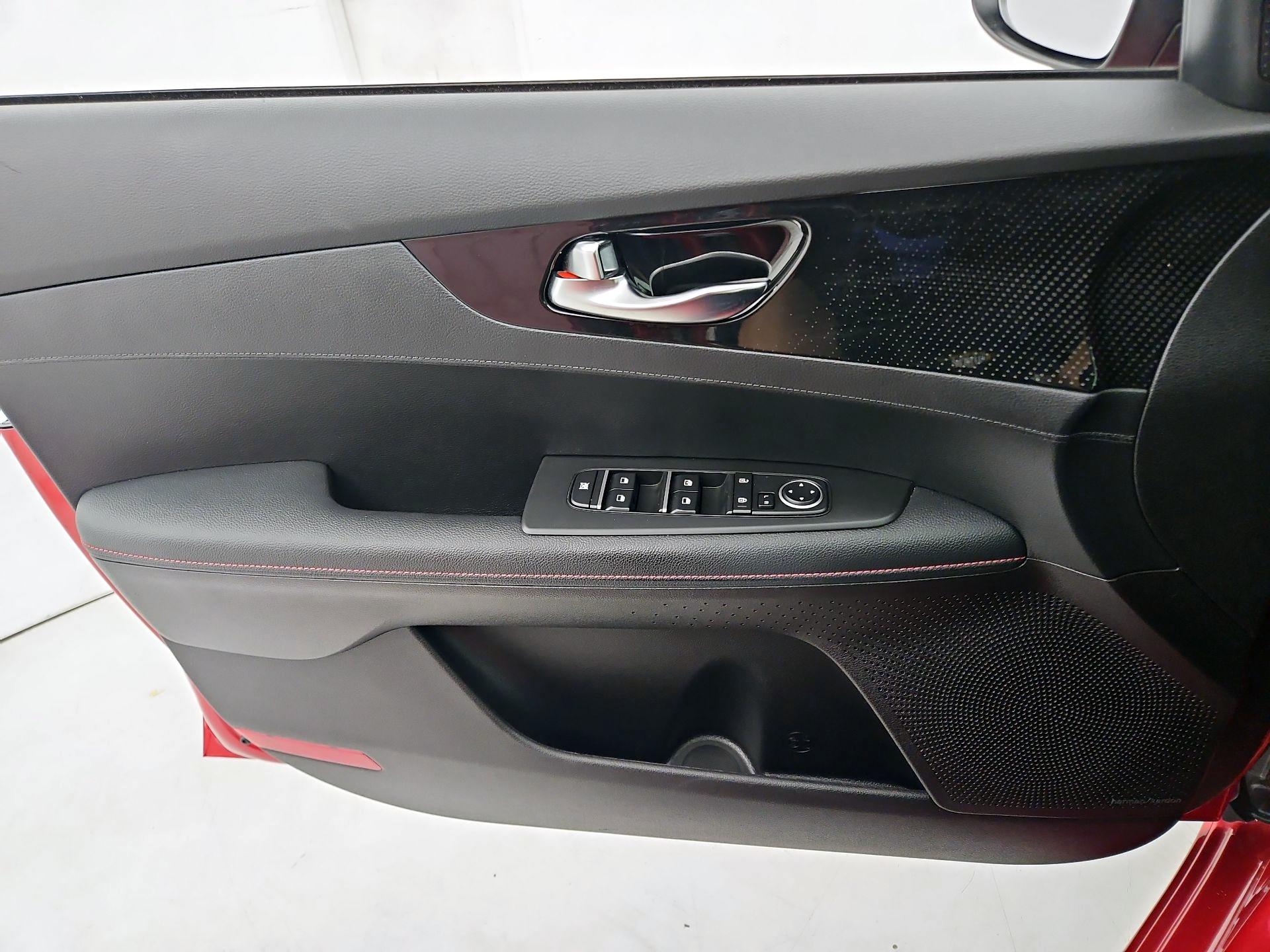Thumbnail: 2023 Kia Forte - 12