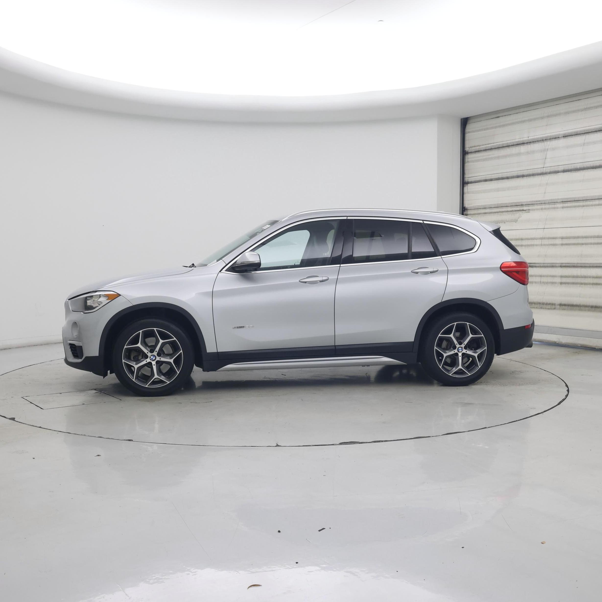 Thumbnail: 2018 BMW X1 - 3