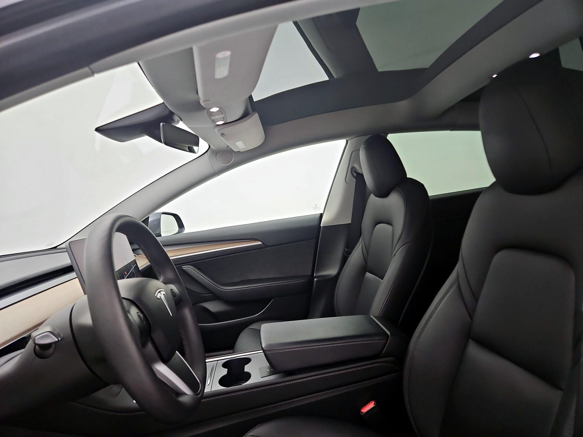 Thumbnail: 2023 Tesla Model 3 - 18