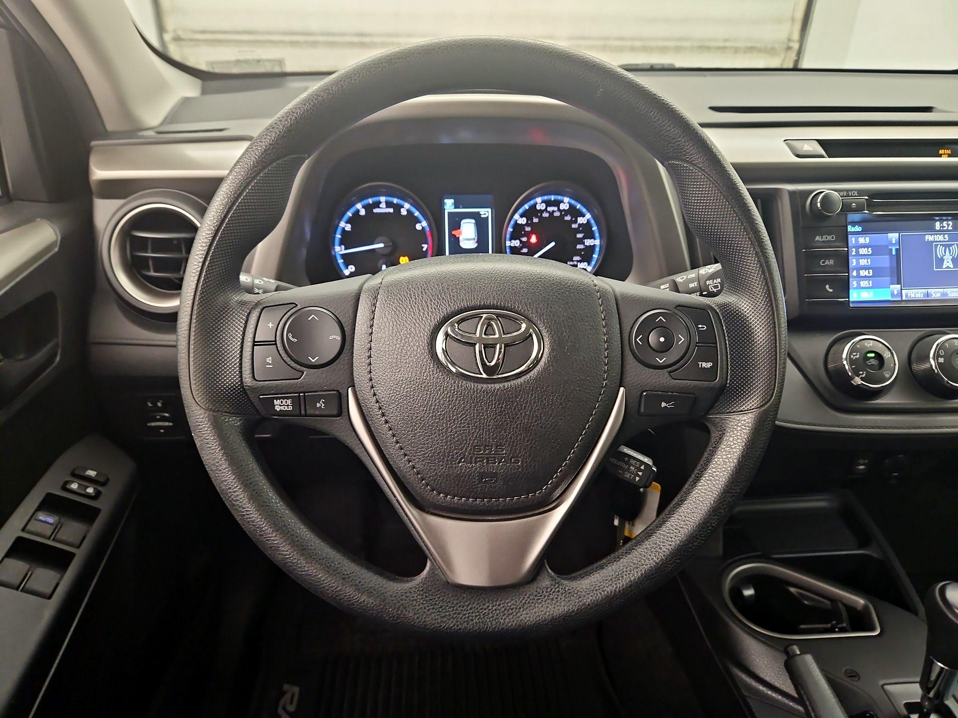 Thumbnail: 2017 Toyota RAV4 - 10
