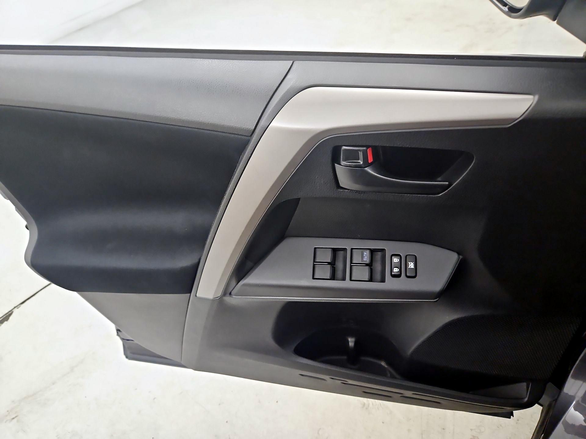 Thumbnail: 2017 Toyota RAV4 - 12
