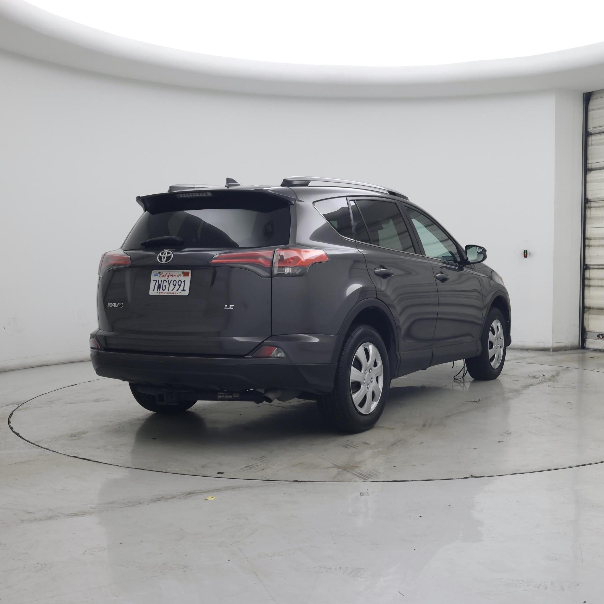 Thumbnail: 2017 Toyota RAV4 - 8