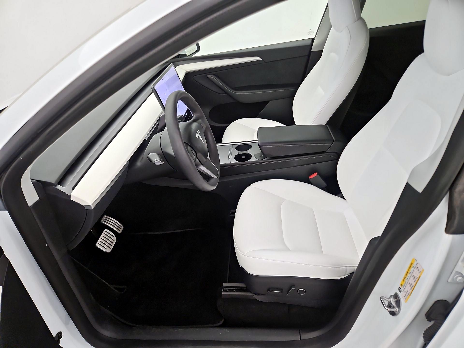 Thumbnail: 2022 Tesla Model Y - 11