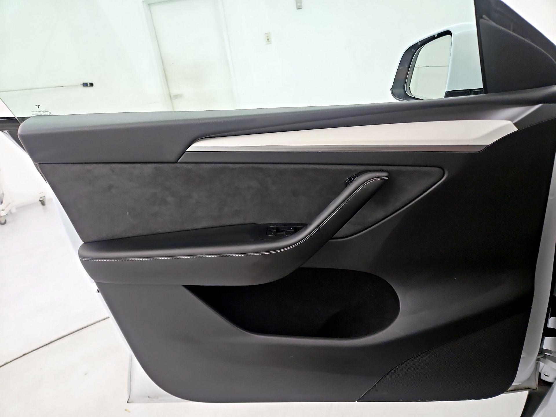 Thumbnail: 2022 Tesla Model Y - 12