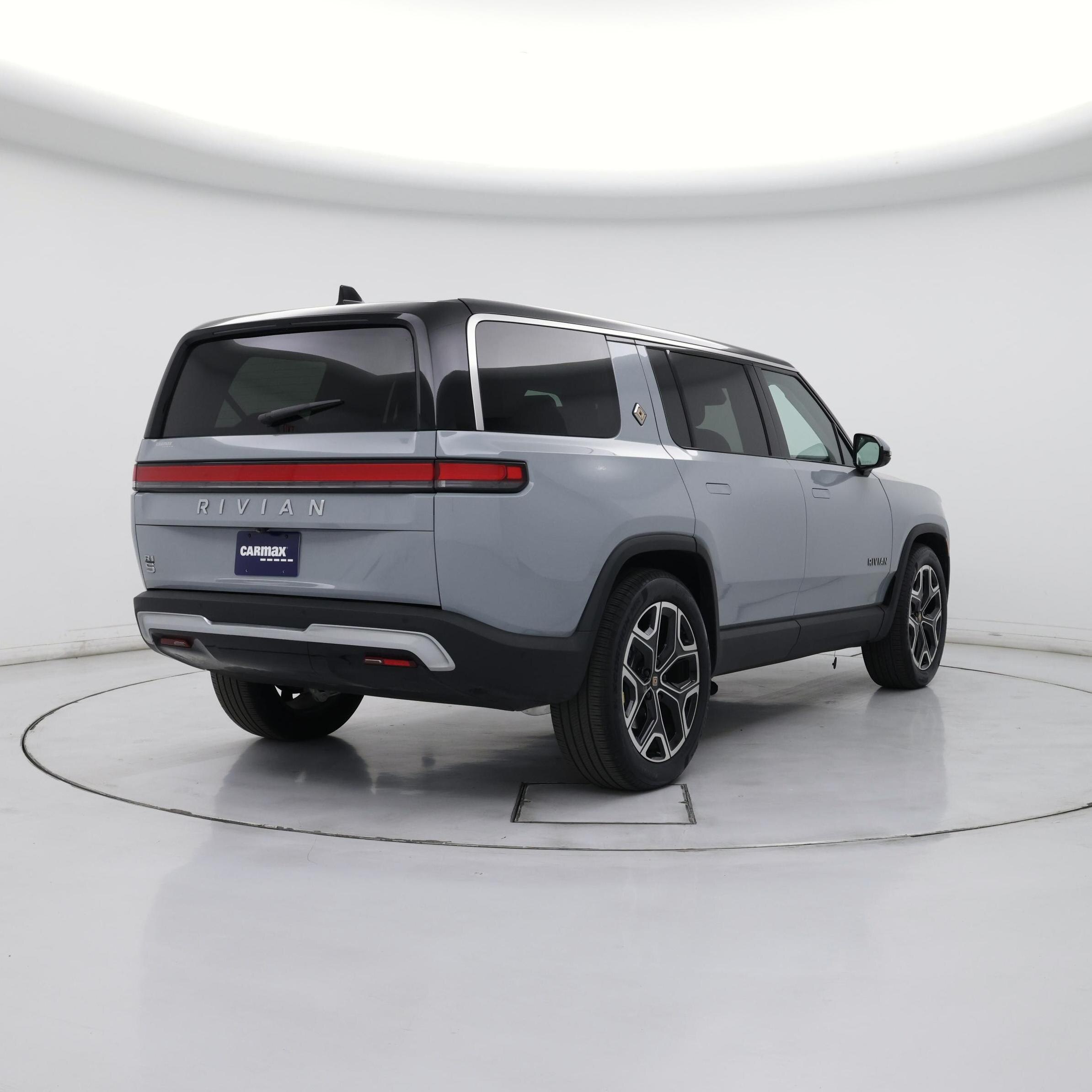 Thumbnail: 2025 Rivian R1S - 8