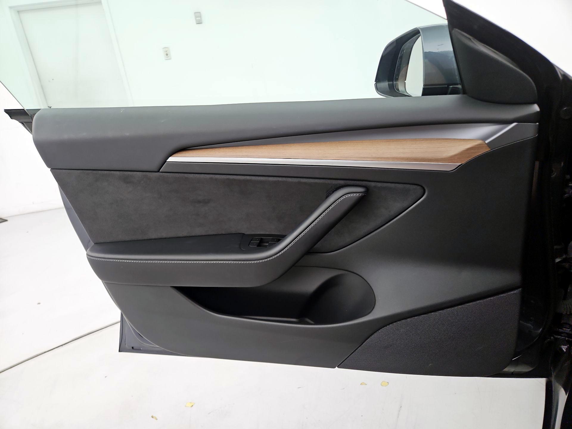 Thumbnail: 2021 Tesla Model 3 - 12