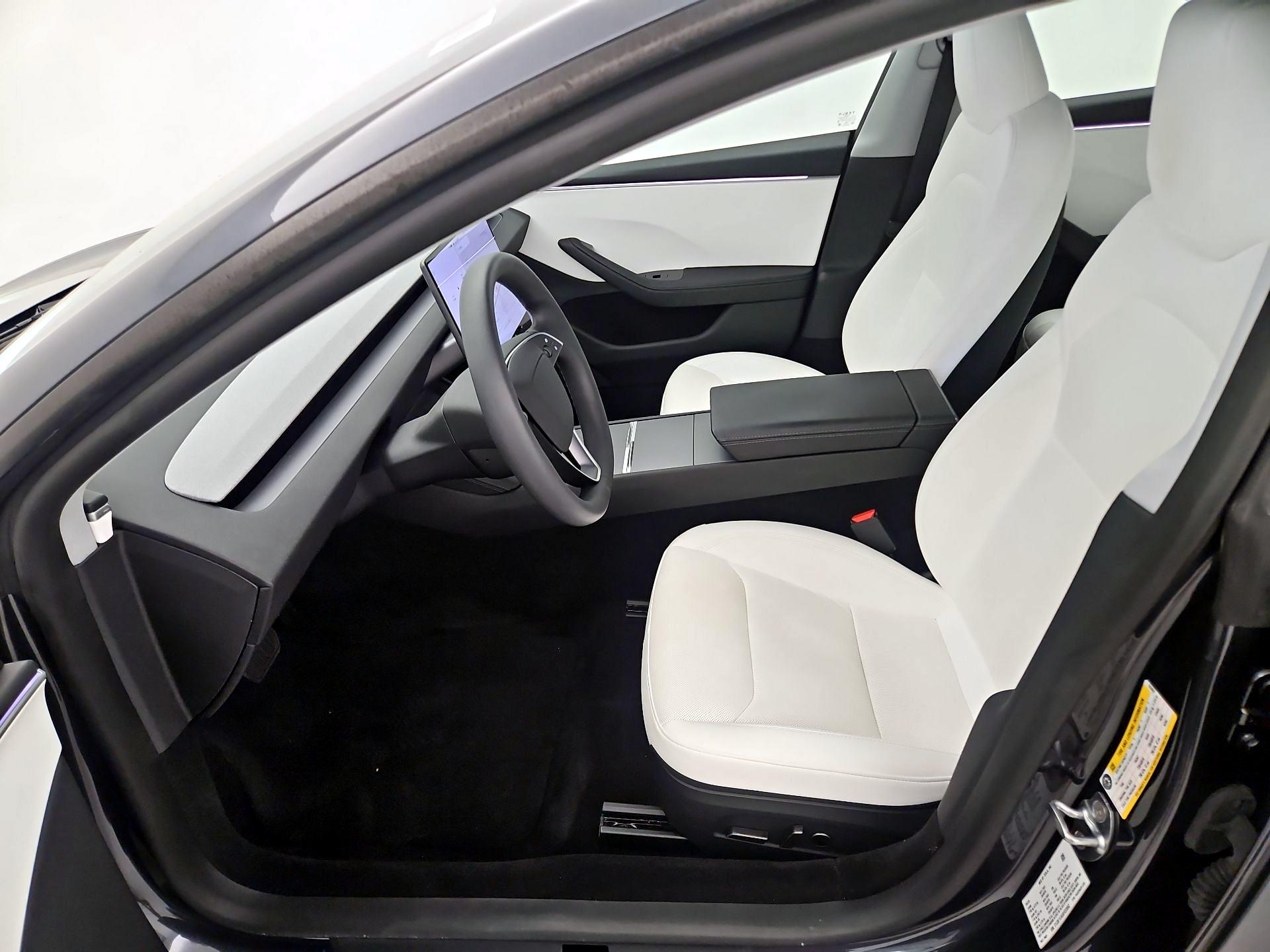 Thumbnail: 2025 Tesla Model 3 - 11