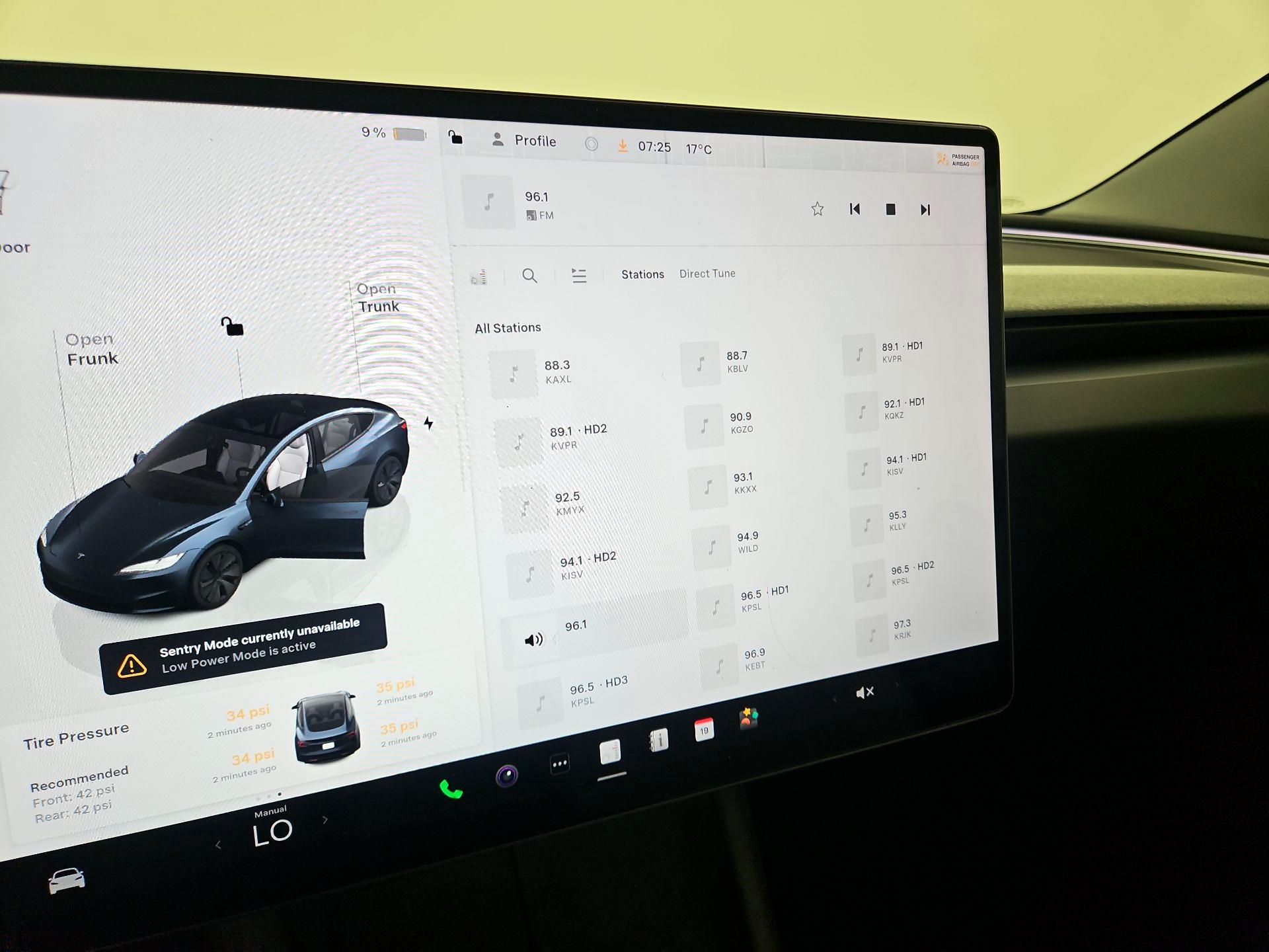 Thumbnail: 2025 Tesla Model 3 - 15