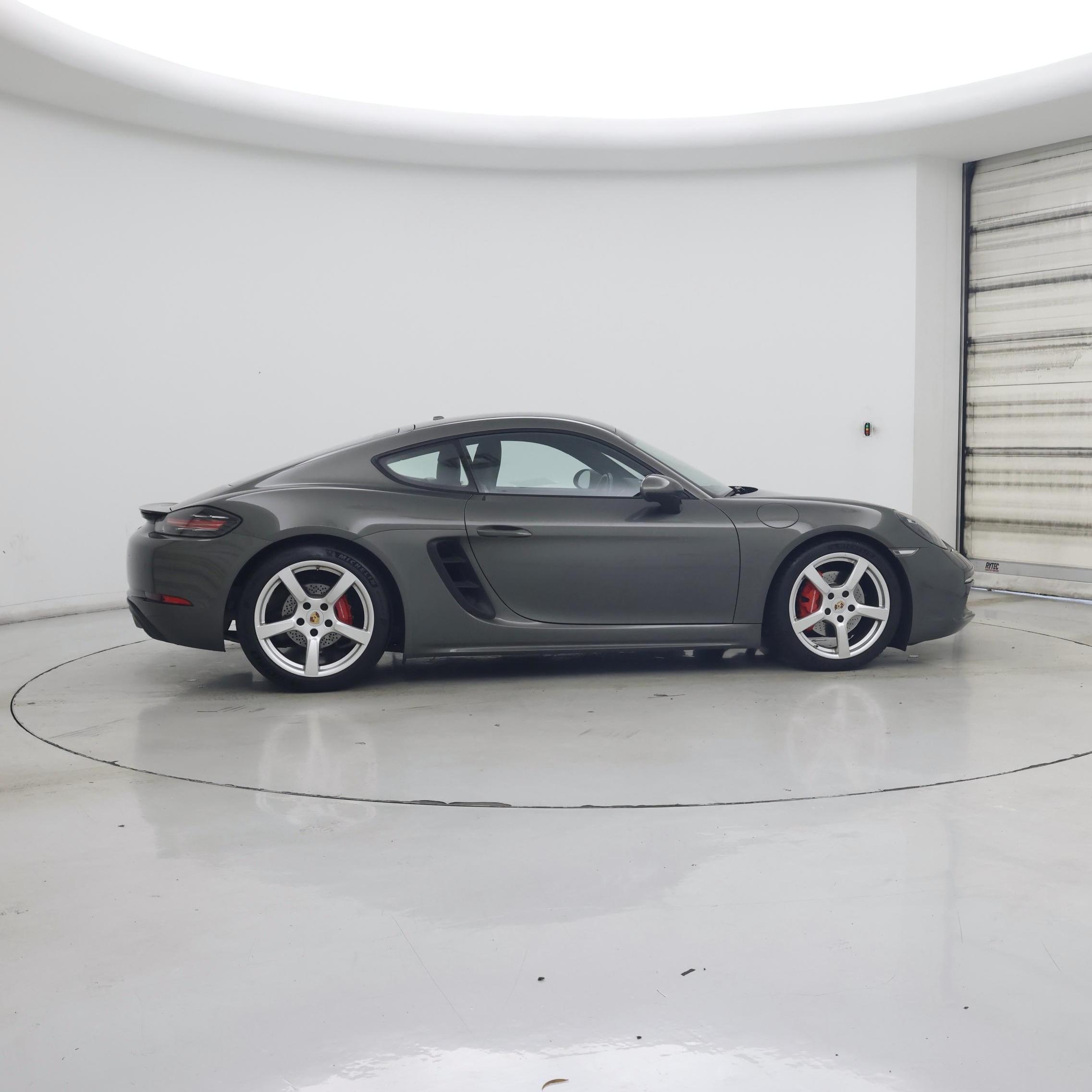 Thumbnail: 2021 Porsche 718 Cayman - 7