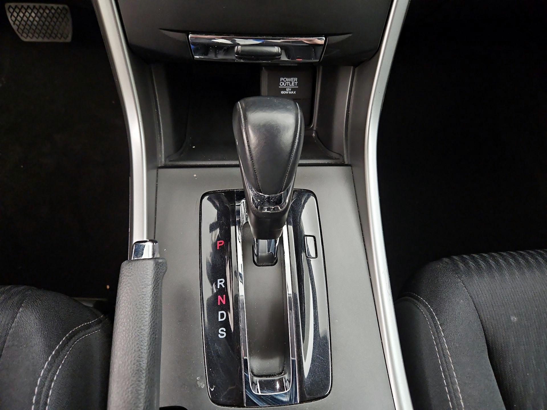 Thumbnail: 2015 Honda Accord - 17